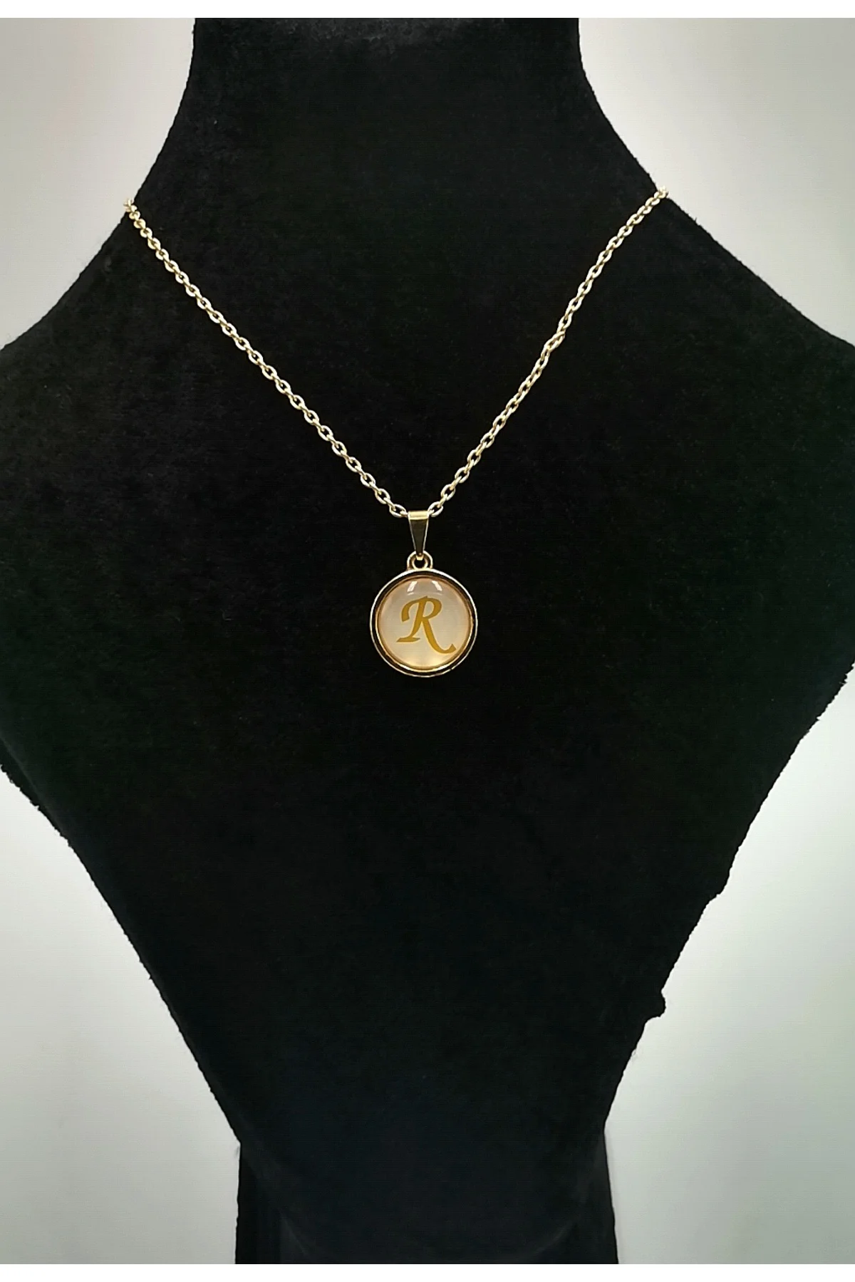Gold Renk Küçük Boy Kararmaz ''L'' Harfli Kolye