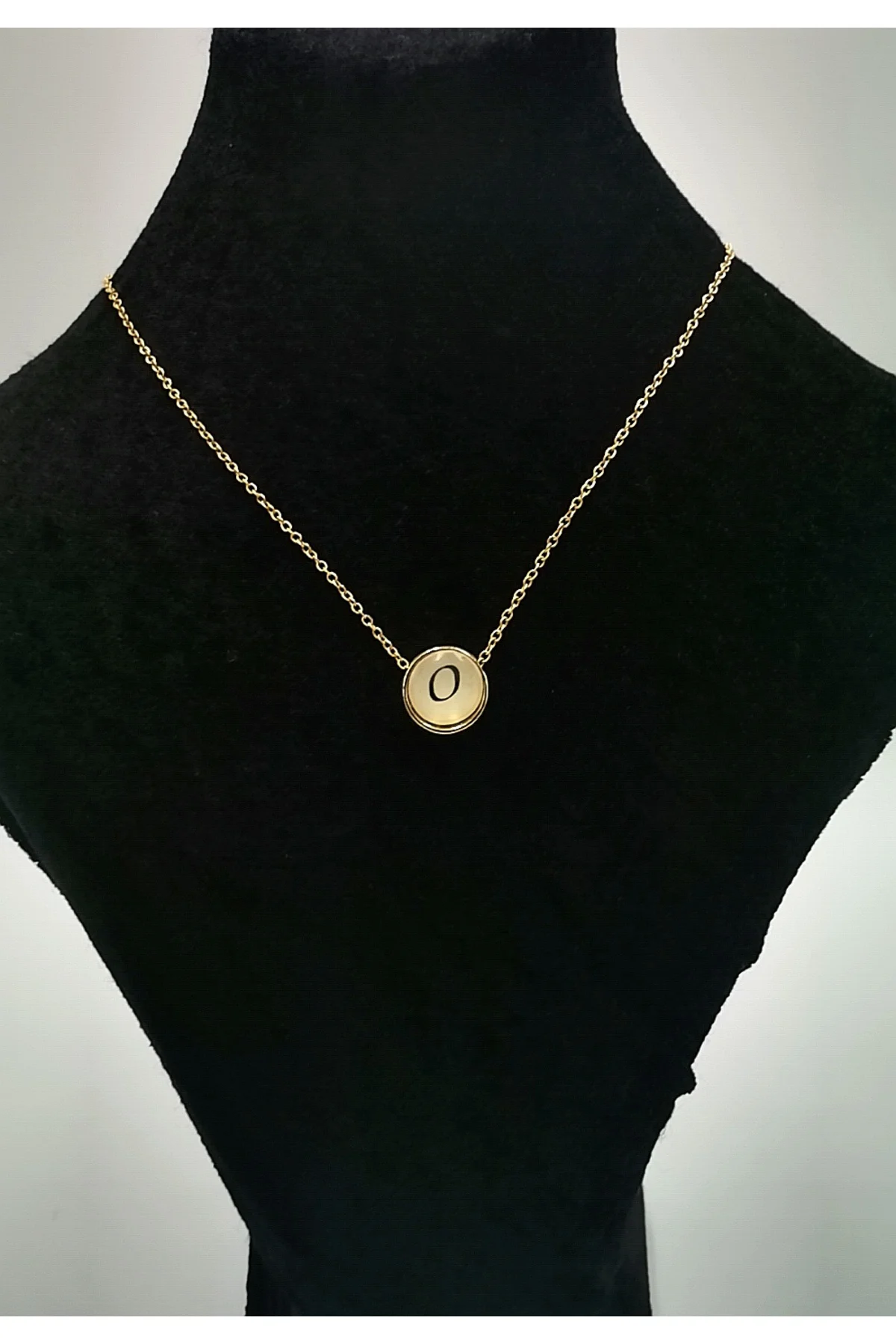Gold Renk Küçük Boy Kararmaz ''U'' Harfli Kolye