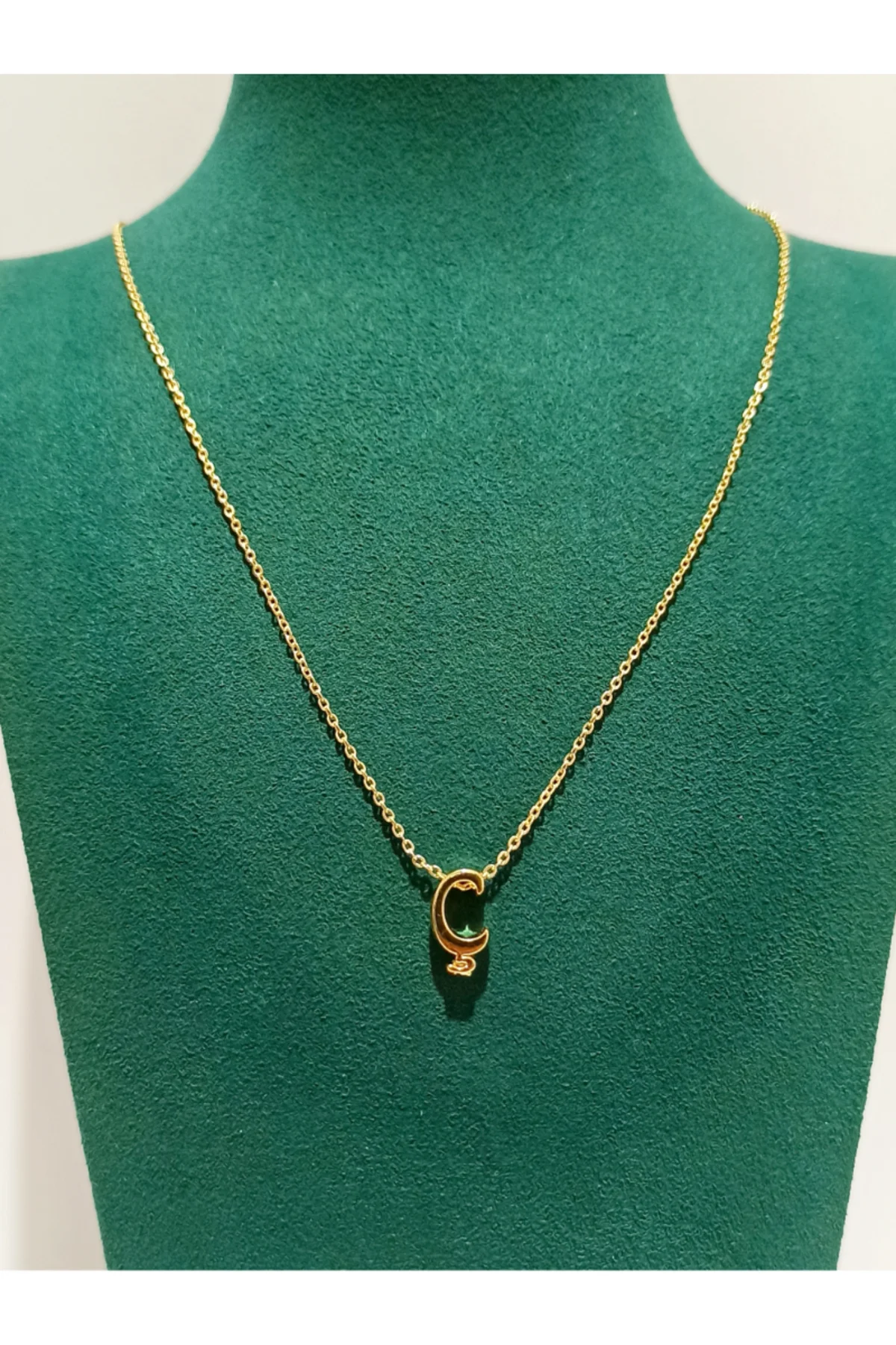 Gold Renk Lüks Figürlü Gösterişli Harf Kolye