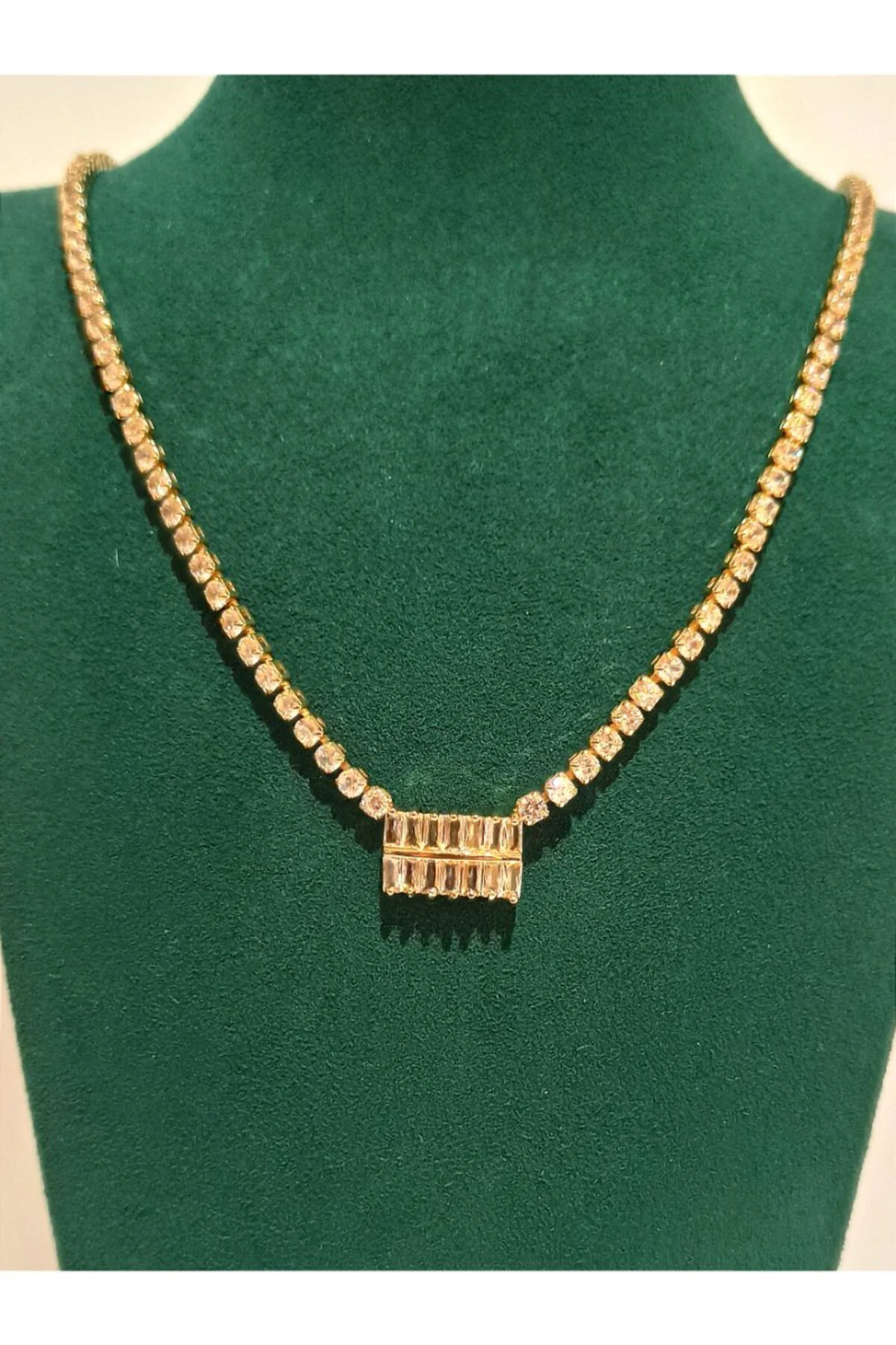 Gold Renk Lüks Figürlü Gösterişli Kolye