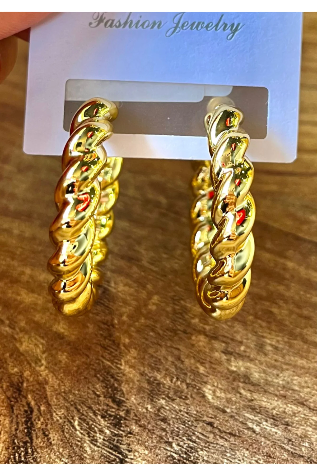 Gold Renk Lüks Gösterişli Figürlü Küpe