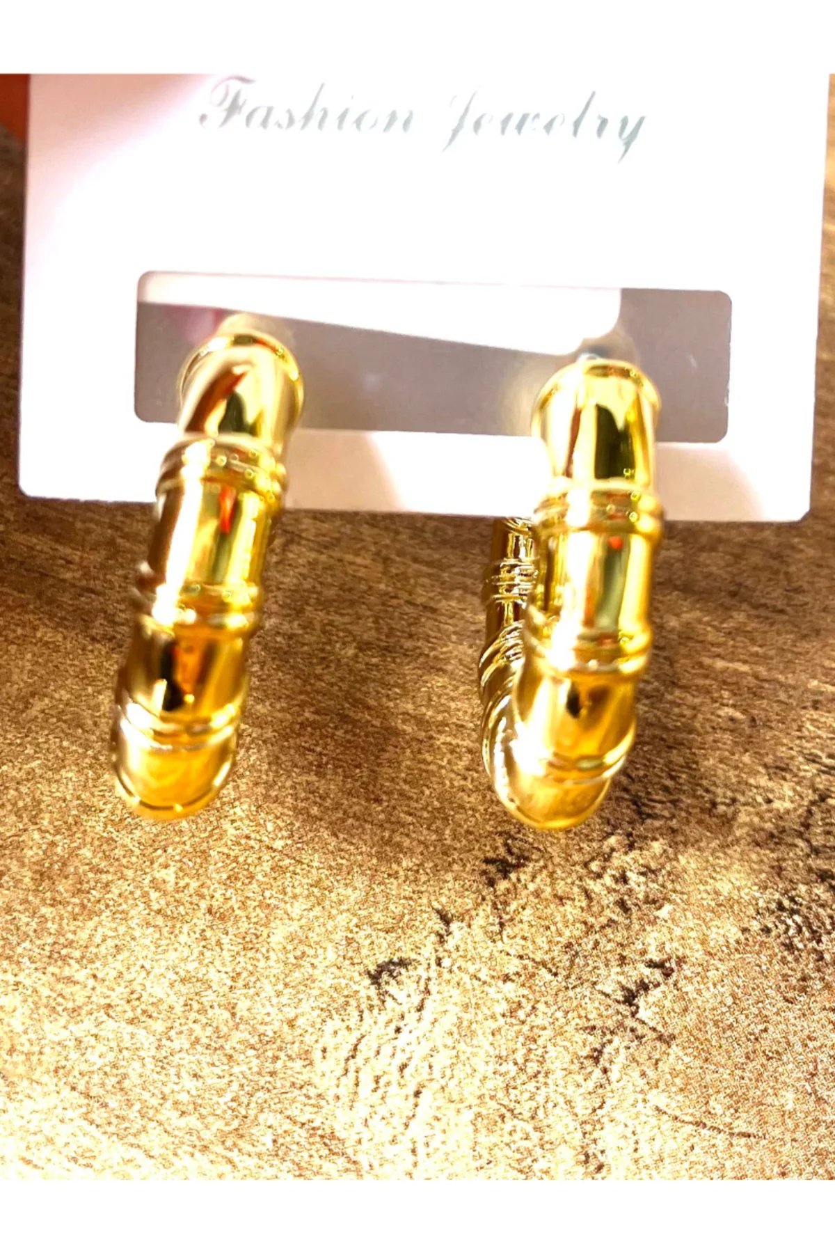 Gold Renk Lüks Gösterişli Figürlü Küpe