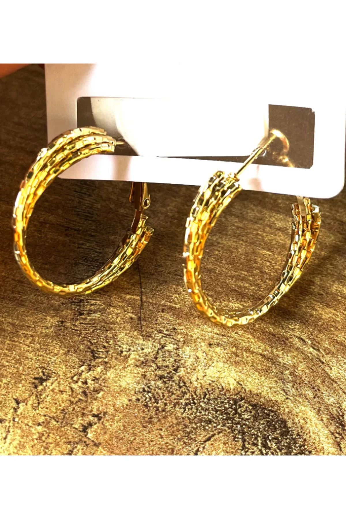 Gold Renk Lüks Gösterişli Figürlü Halka Küpe