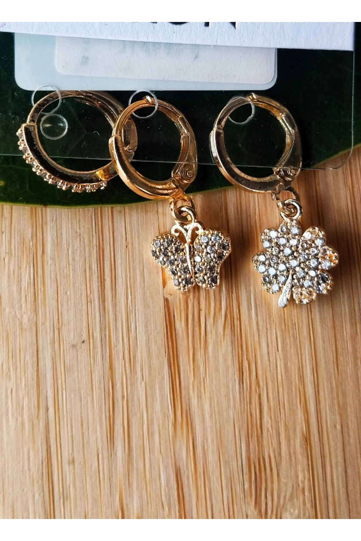 Gold Renk Lüks Gösterişli Figürlü Üçlü Küpe