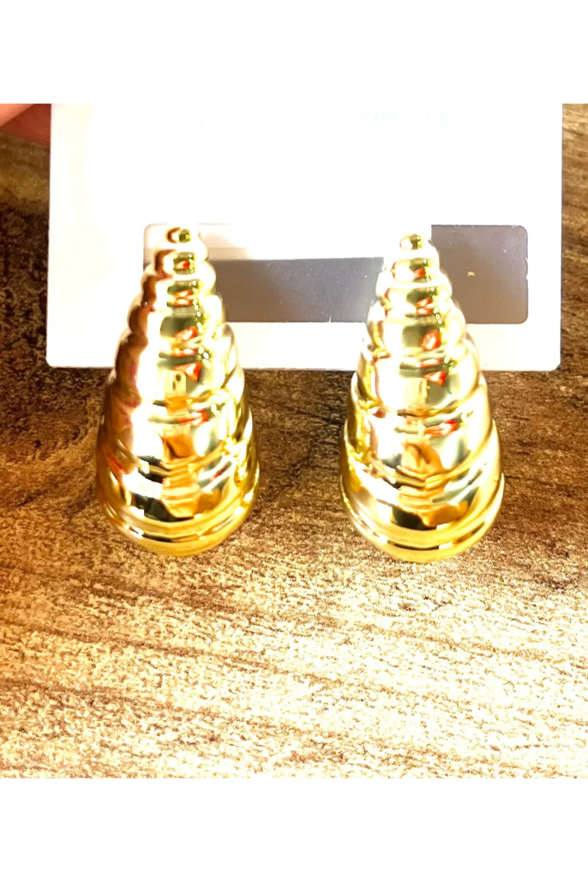 Gold Renk Lüks Gösterişli Küçük Damla Model Küpe