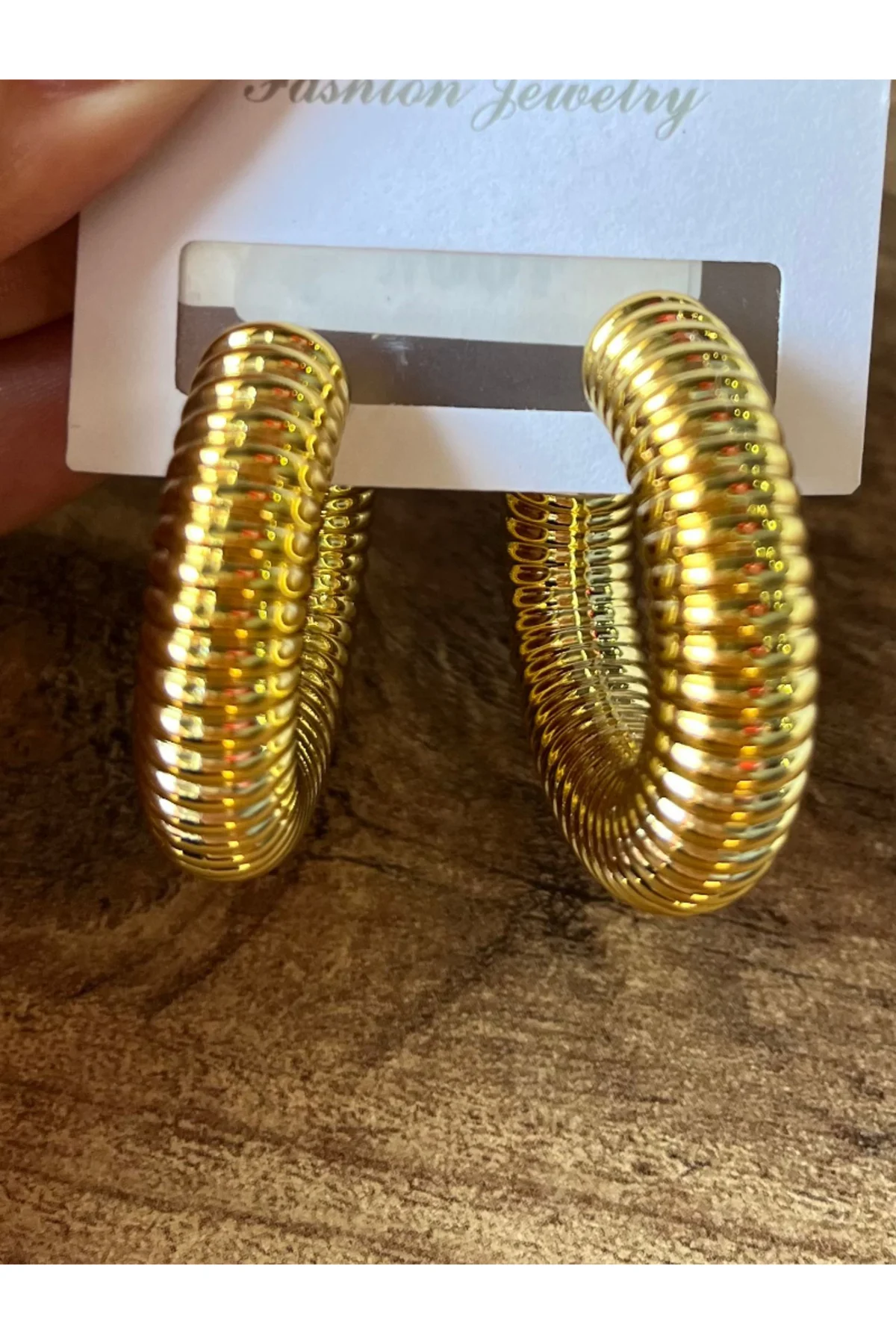 Gold Renk Lüks Gösterişli Figürlü Halka Küpe
