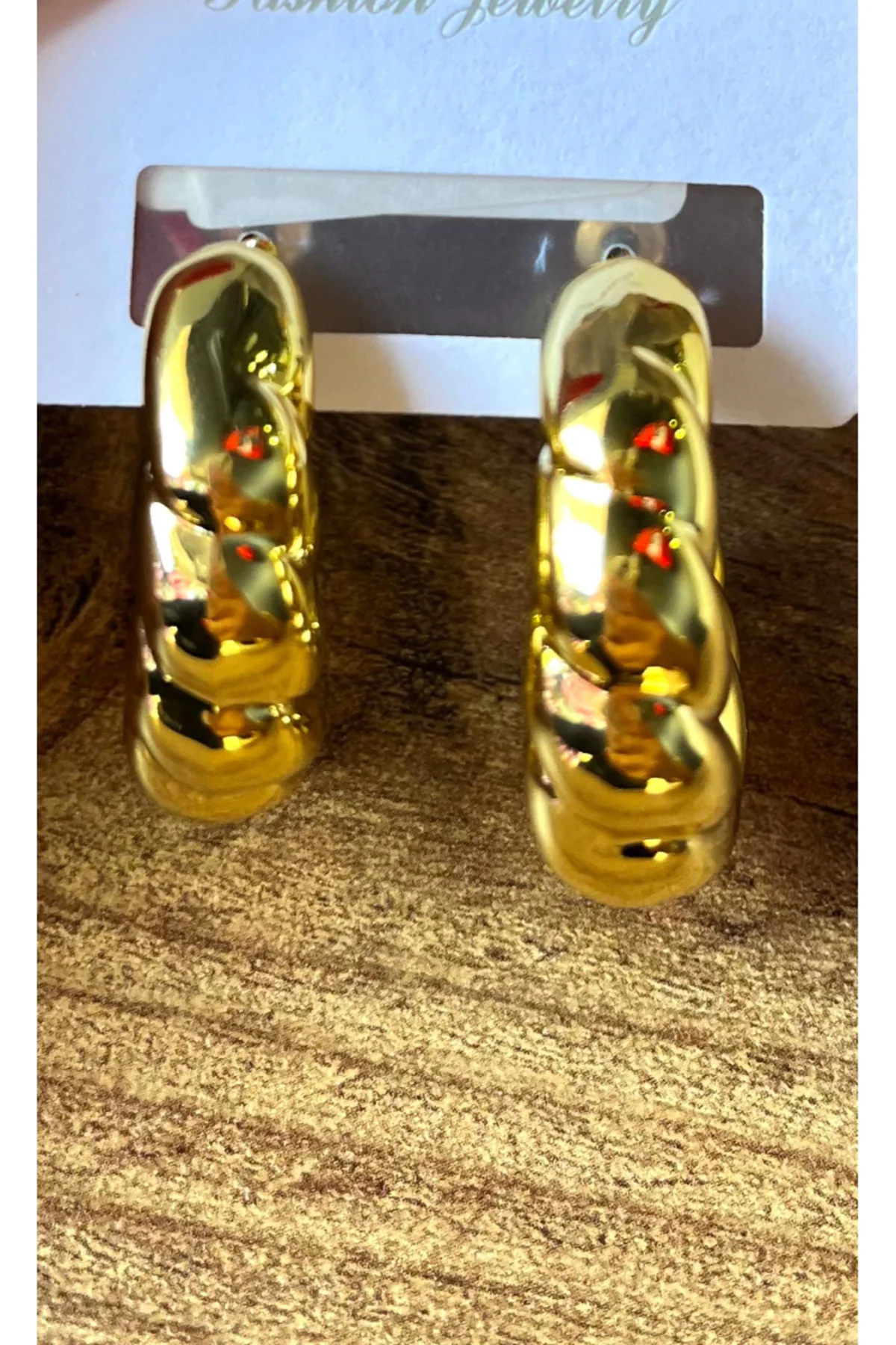 Gold Renk Lüks Gösterişli Figürlü Küpe