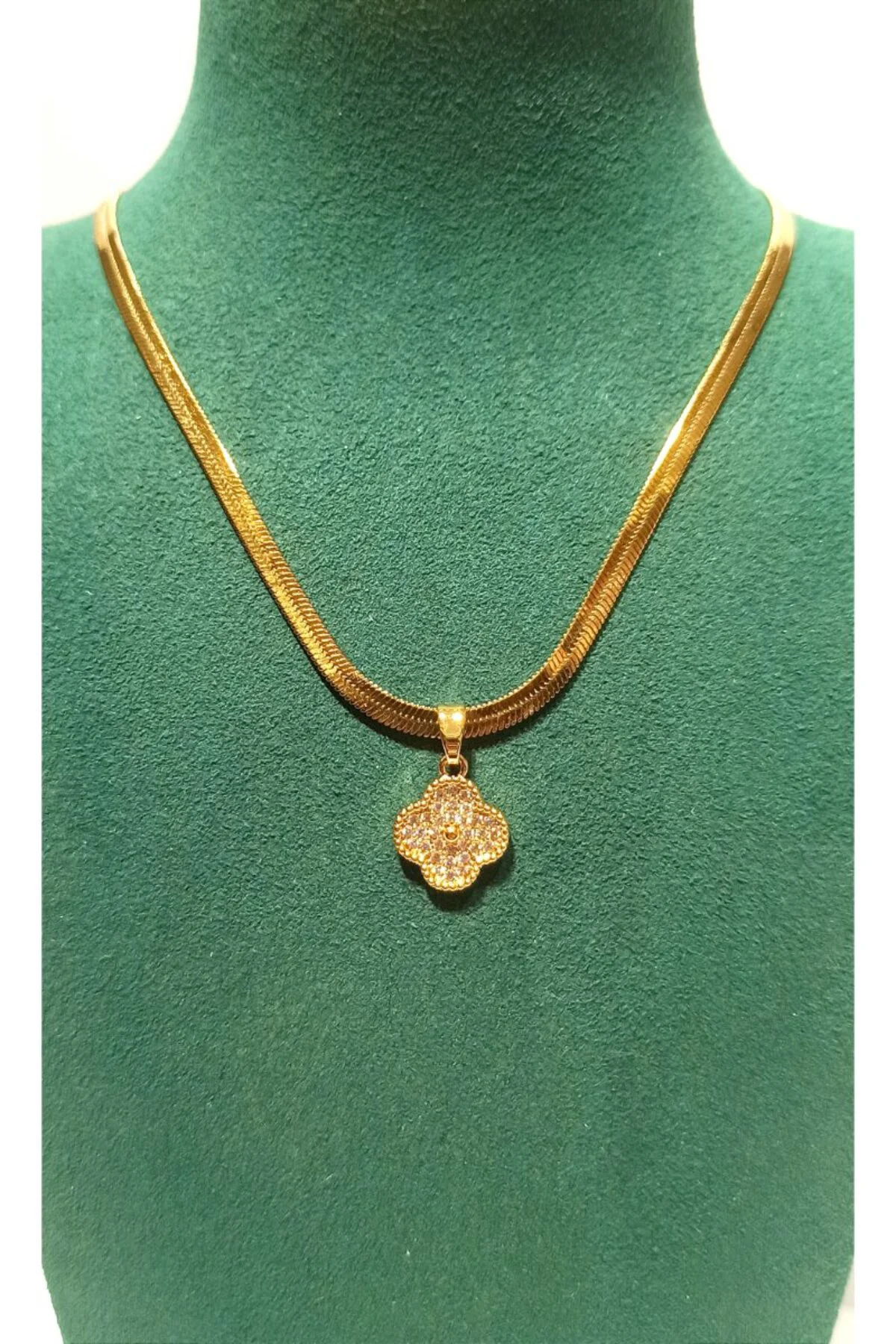 Gold Renk Lüks Gösterişli Figürlü Çelik Kolye