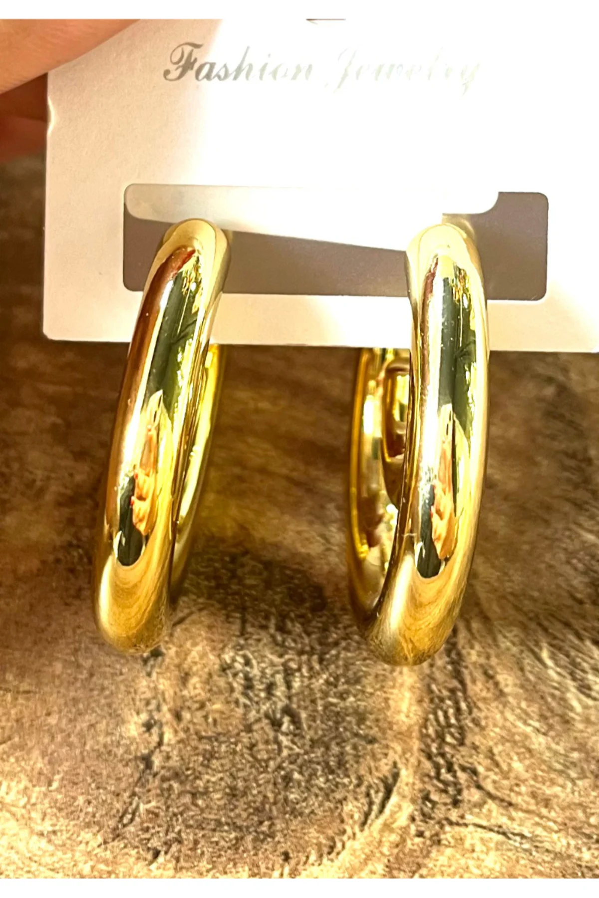 Gold Renk Lüks Gösterişli Figürlü Küpe