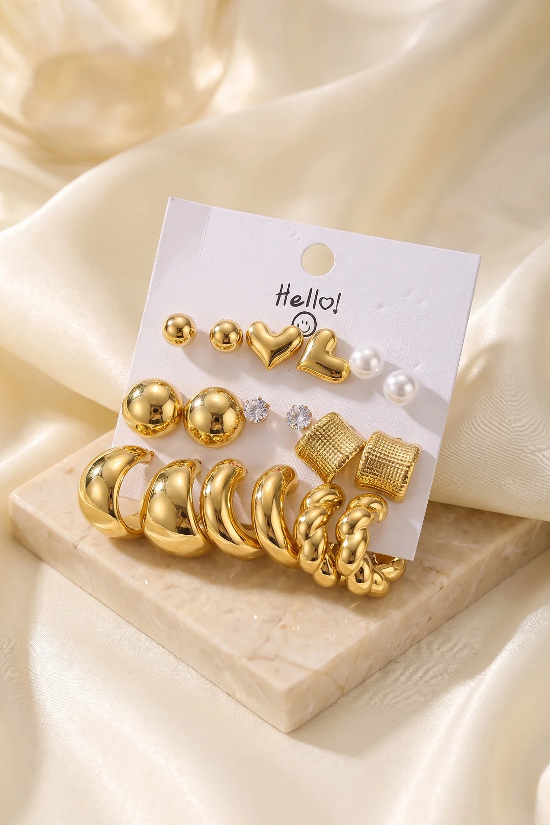 Gold Renk Metalik Kaplamalı Karışık Model Detaylı CCB 9 Çift Küpe Seti TJ-BKP12106 Gold Renk Metalik Kaplamalı Karışık Model Detaylı CCB 9 Çift Küpe Seti TJ-BKP12106