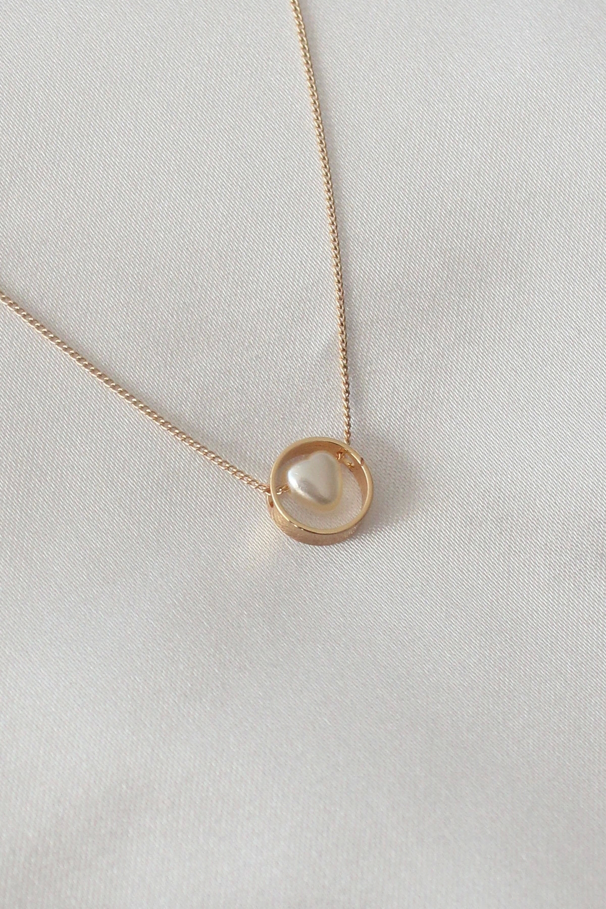 Butik Gold Renk Minimal Kalp Figür Kadın Kolye