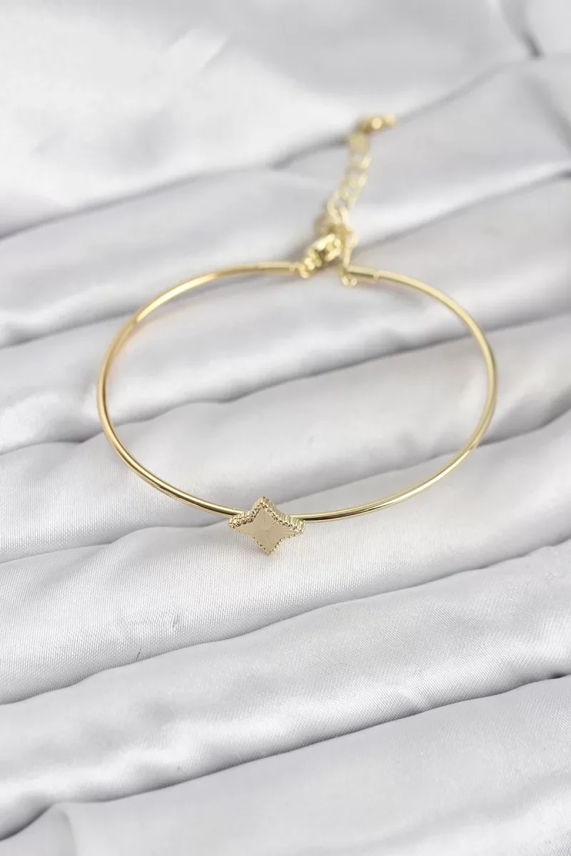 Gold Renk Pirinç Köşeli Yonca Model Kadın Bileklik - Lisinya