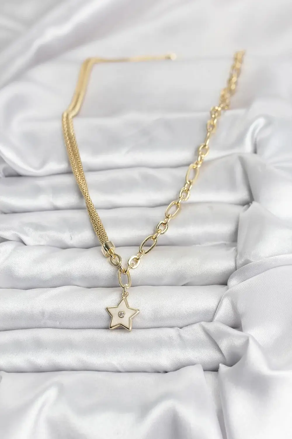 Gold Renk Pirinç Yıldız Model Kadın Kolye