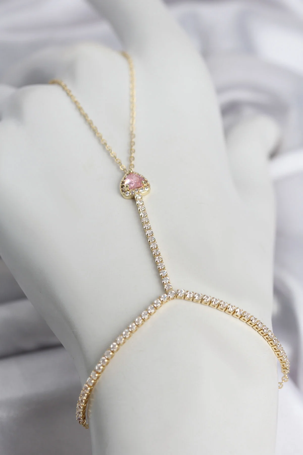 Gold Renk Pirinç Zirkon Taşlı Pembe Kalp Model Şahmeran