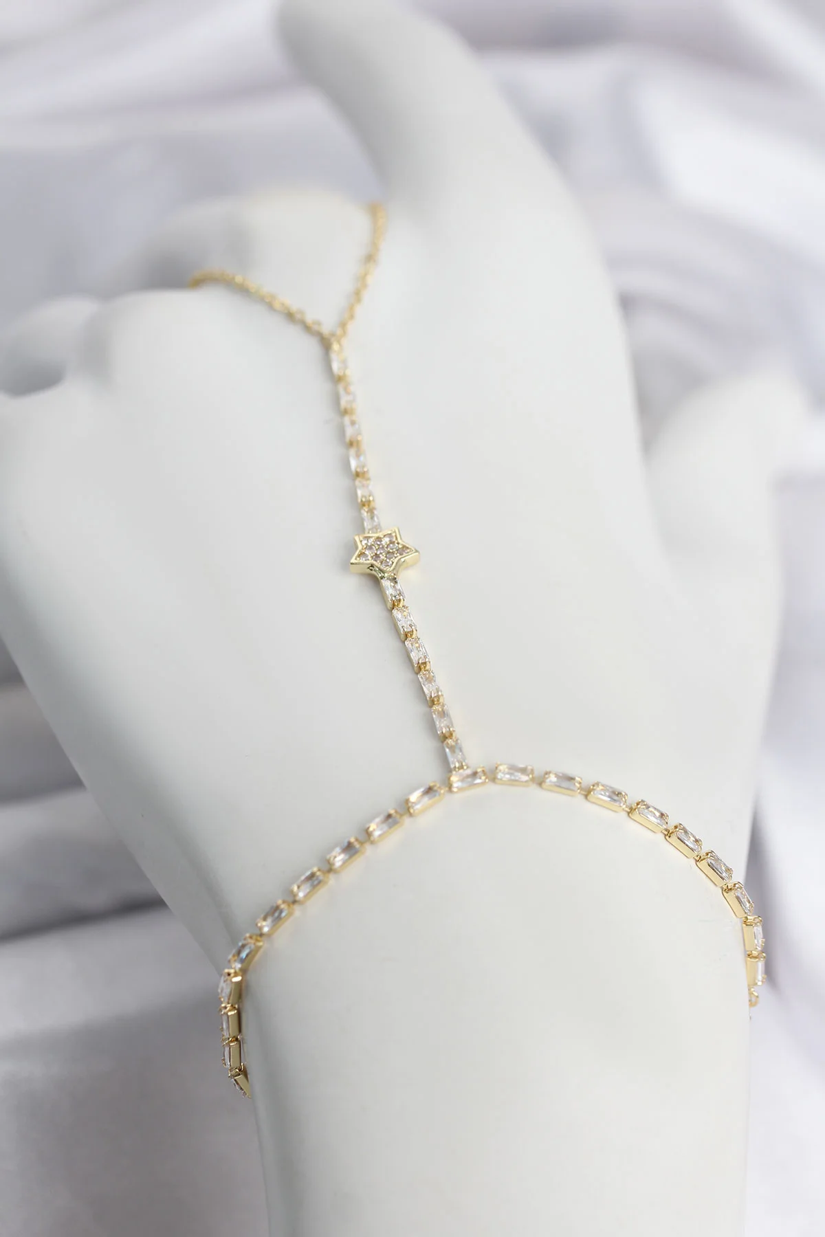 Gold Renk Pirinç Zirkon Taşlı Yıldız Model Şahmeran TJ-SN789