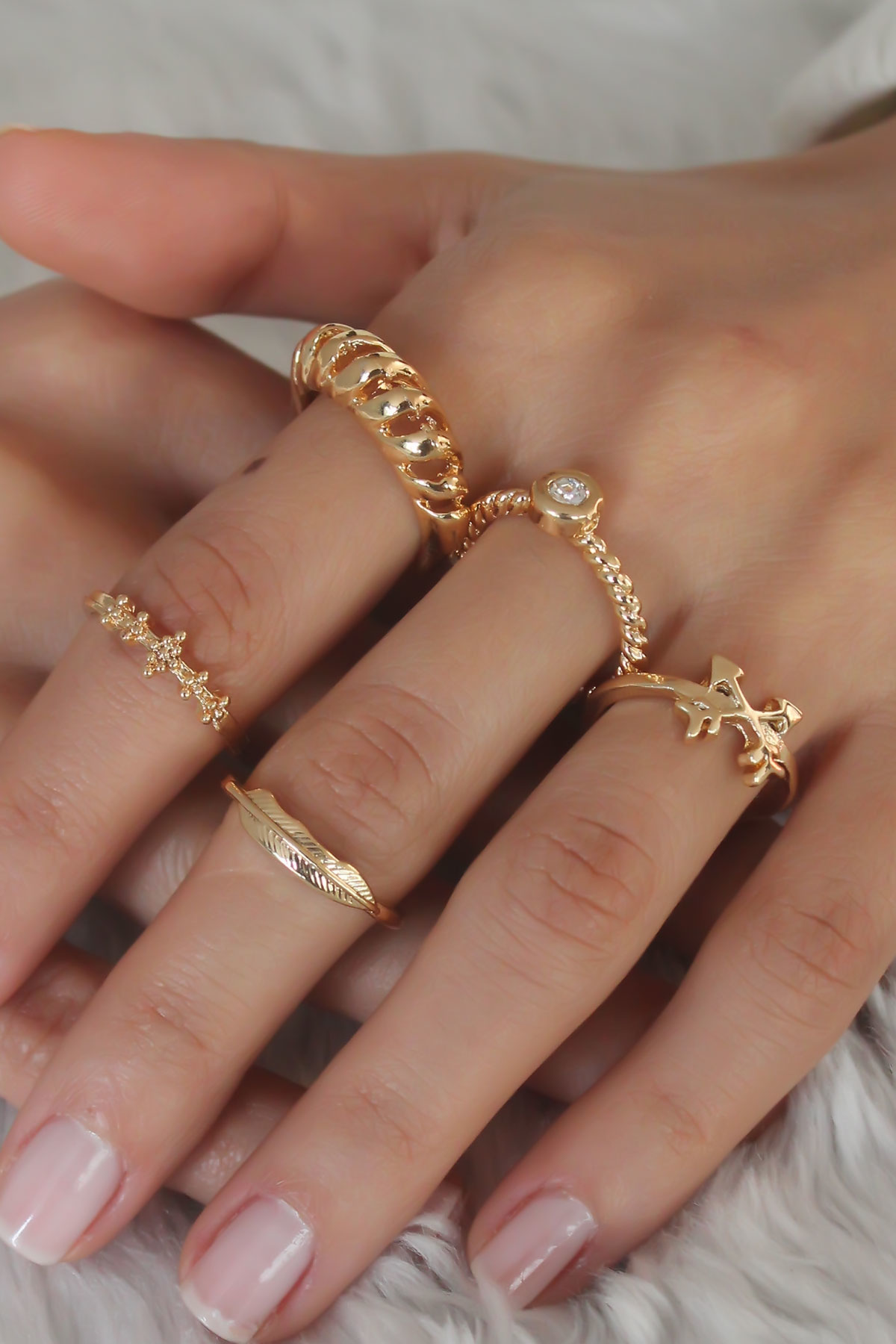Gold Renk Sarmal Zirkon Taş Detay Kadın Yüzük Kombini - TJ-BYK245