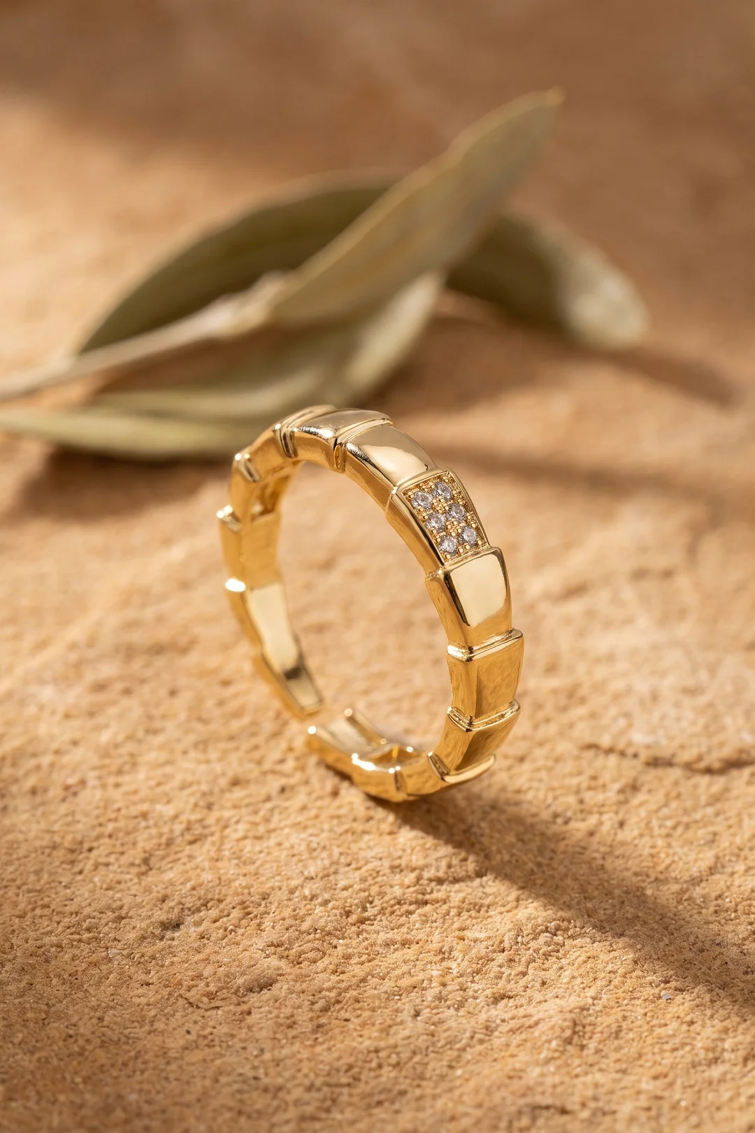 Gold Renk Yılan Model Zirkon Taşlı Kadın Yüzük TJ-BYK4239 Gold Renk Yılan Model Zirkon Taşlı Kadın Yüzük TJ-BYK4239
