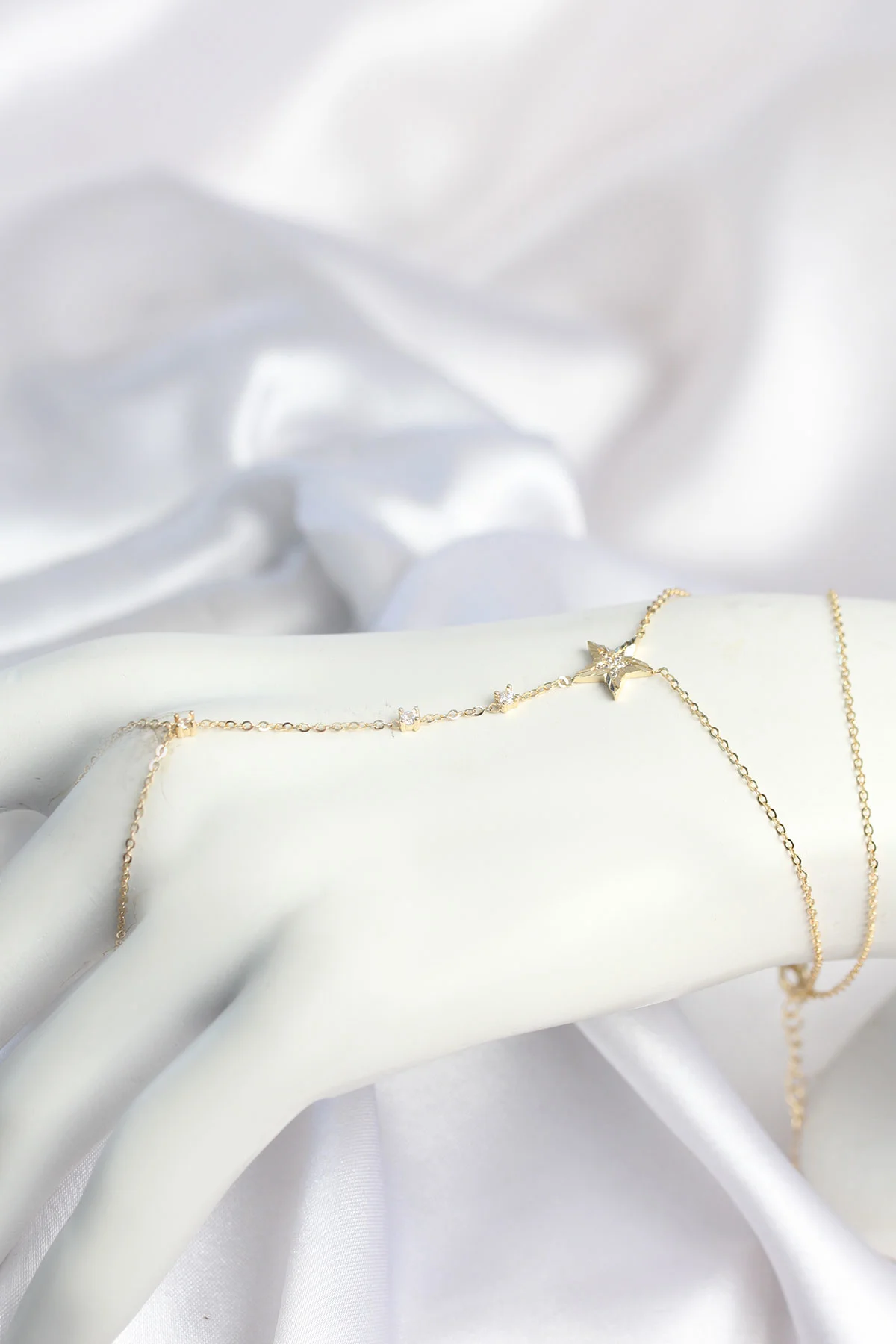 Gold Renk Yıldız Model Pirinç Kadın Şahmeran TJ-SN801