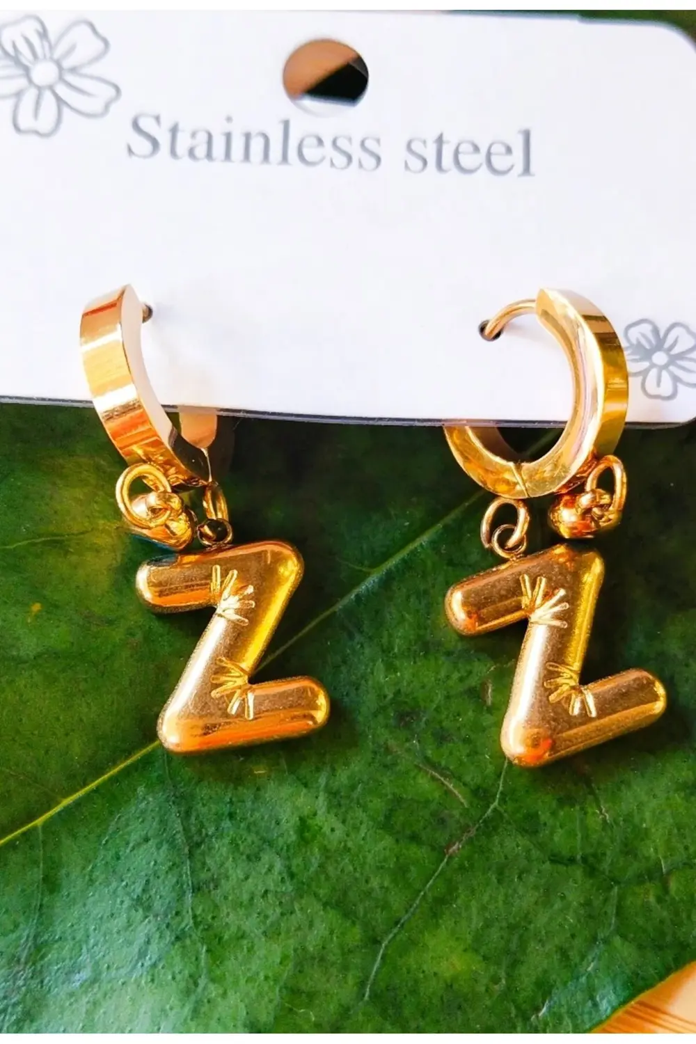 Gold Renk Z Harfi Lüks Gösterişli Klips Küpe