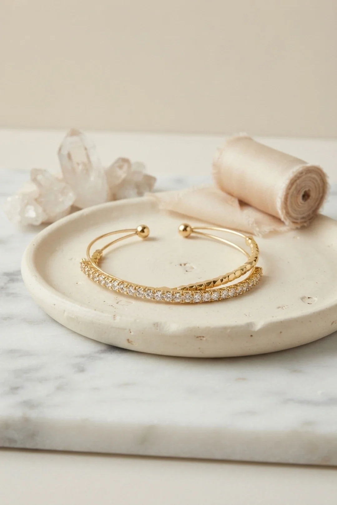 Gold Renk Zirkon Taşlı Dorikalı Model Kadın Bileklik Fiyatı, Yorumları ve Özellikleri