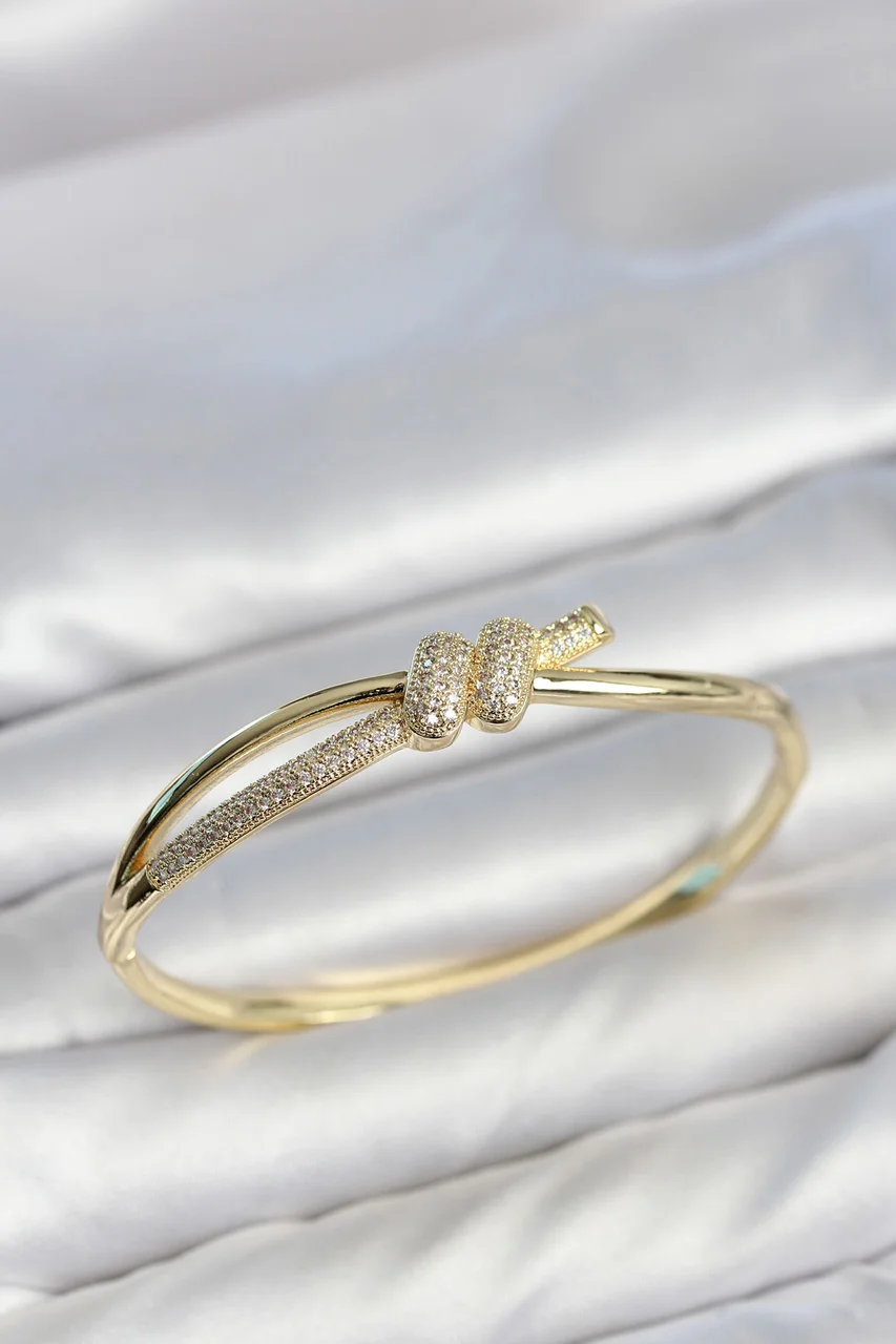 Gold Renk Zirkon Taşlı Düğüm Model Kadın Kelepçe Kadın Bileklik - Lisinya Diğer