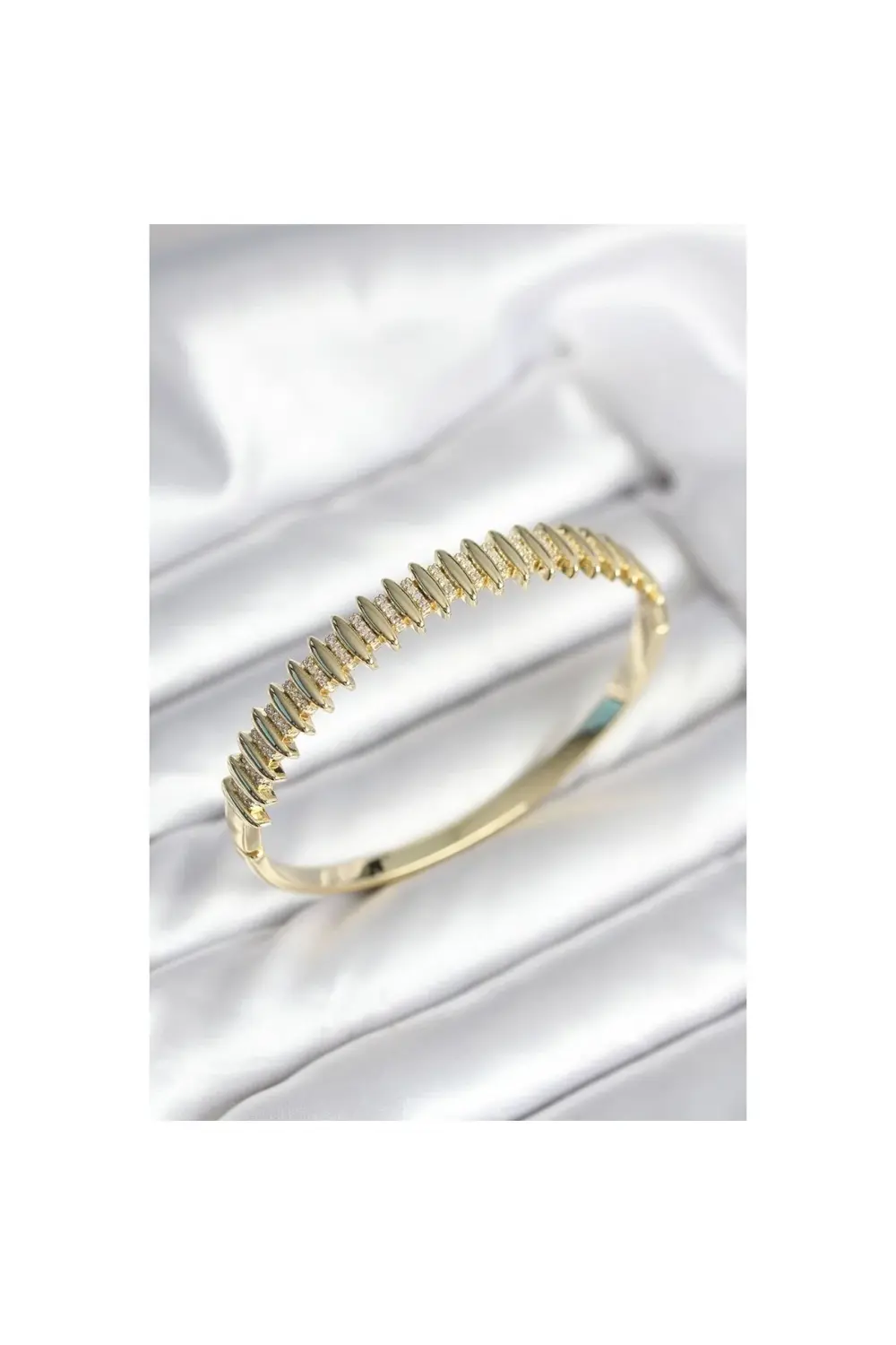 Gold Renk Zirkon Taşlı Pirinç Kadın Kelepçe