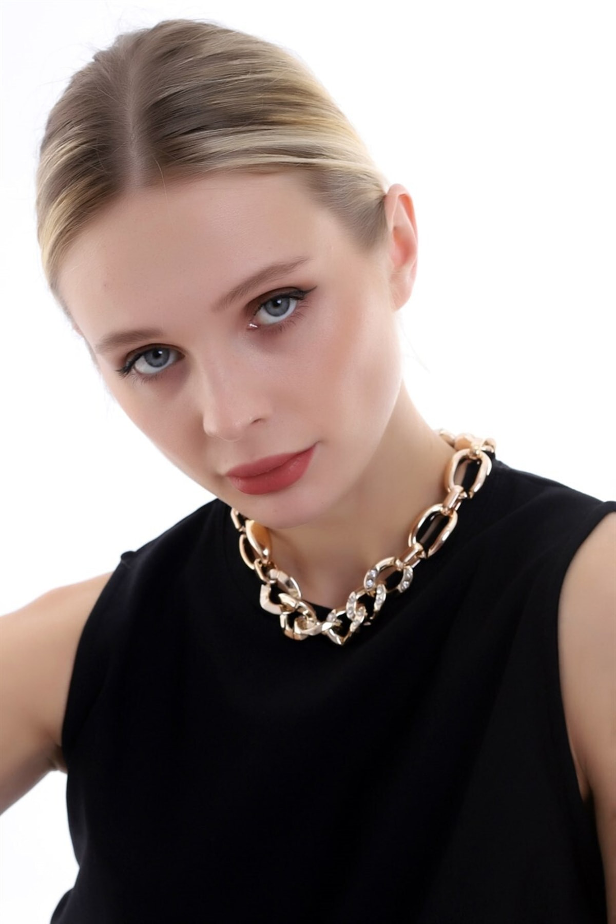 Gold Renkli Taşlı Zincir Çelik Zarif Ve Şık Kolye