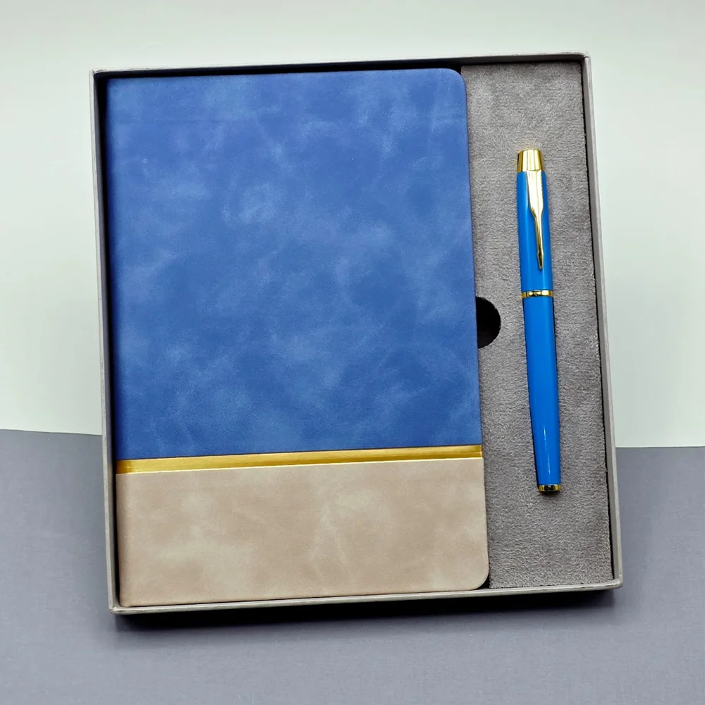 Gold Şeritli Mavi Defter Ve Kalem Seti Gold Şeritli Mavi Defter Ve Kalem Seti
