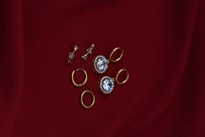 GOLD YUVARLAK ZİRKON BAGET TAŞLI 3 ÇİFT ÇOKLU KOMBİN ÇELİK KÜPE-C