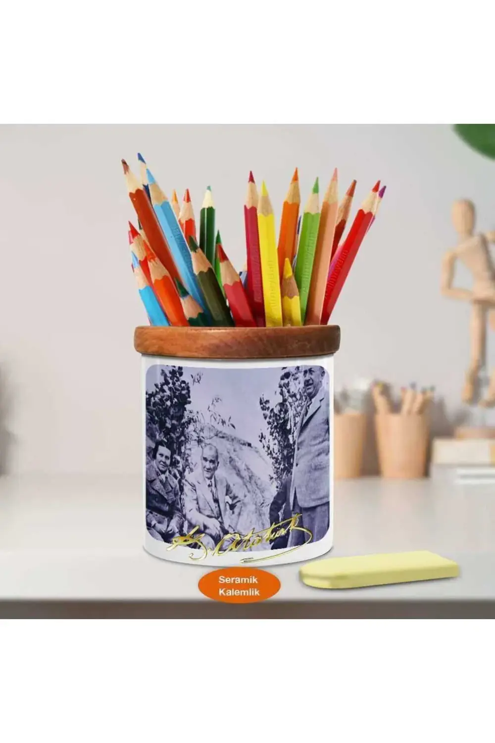 Gölgede Dinlenen Mustafa Kemal Atatürk Ahşap Seramik Kalemlik-751