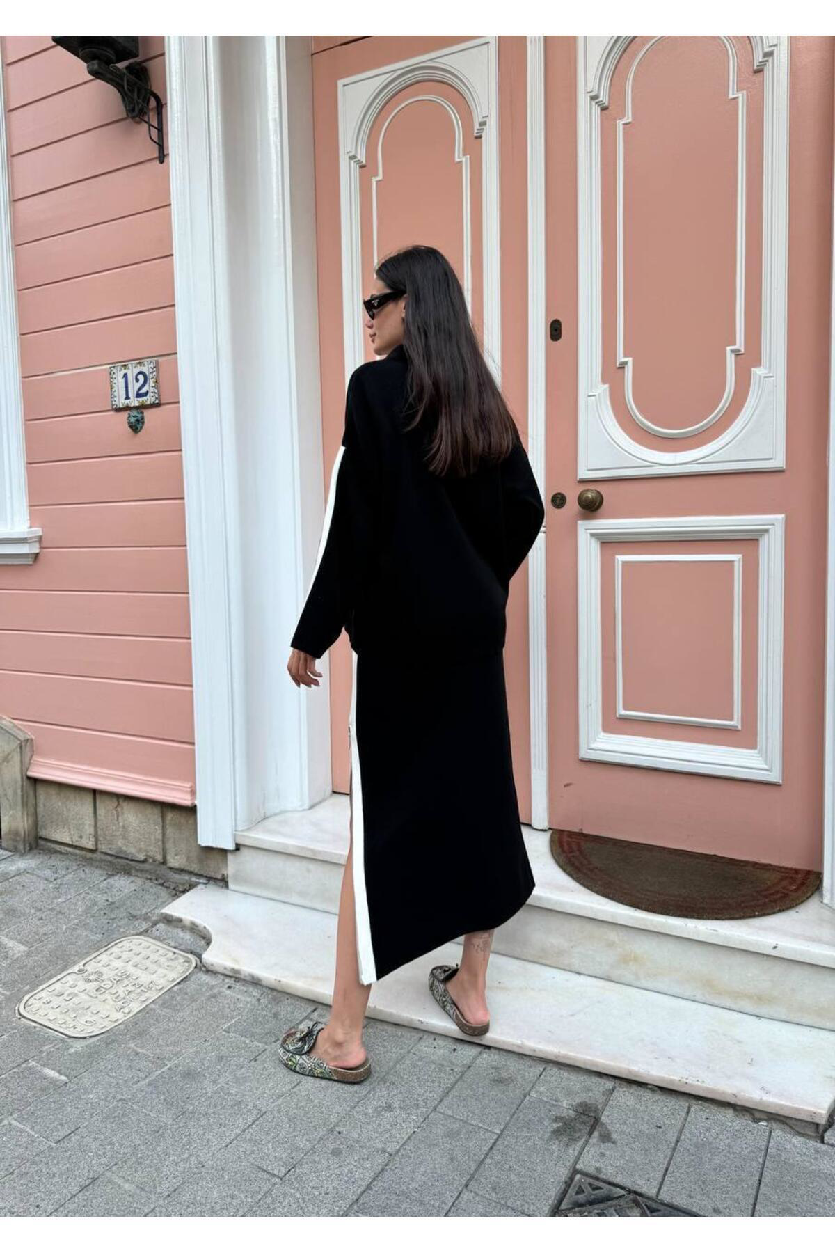 Nzl Tekstil Gömlek Yaka Dik Çizgili Etekli Kadin Triko Takim