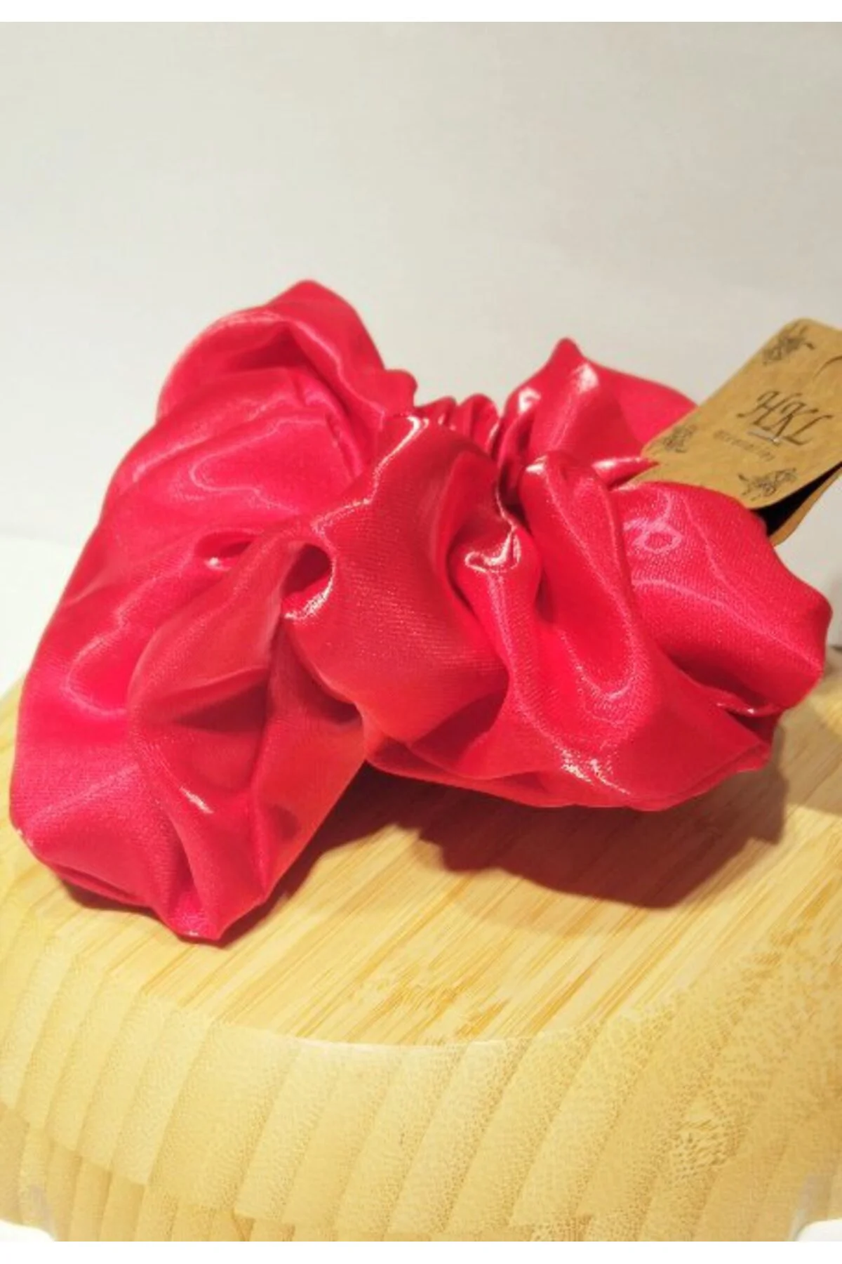 Gösterişli Parlak Kırmızı Renk Büyük Esnek Lastik Toka