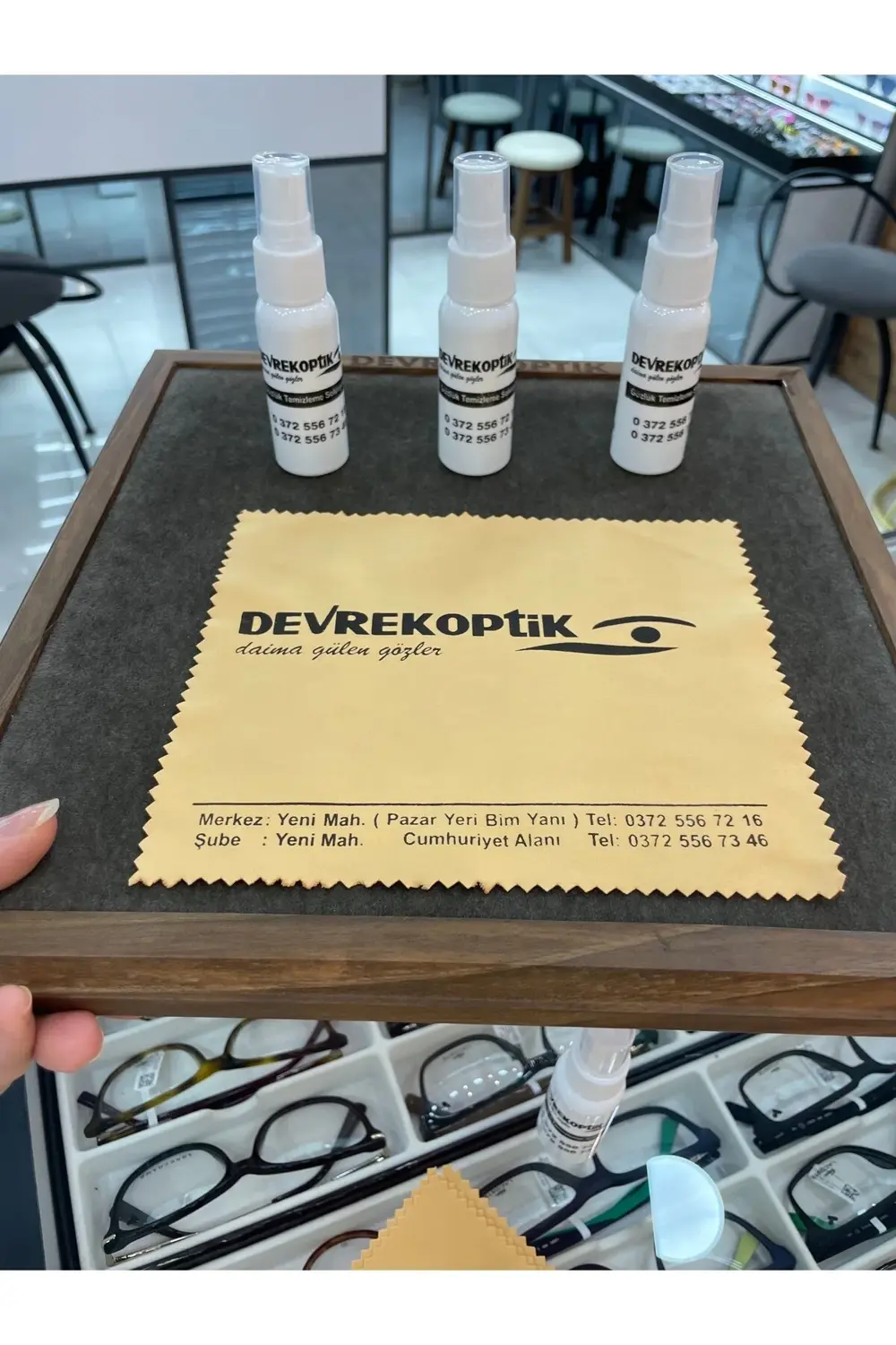 GÖZLÜK TEMİZLEME SETİ SPREY VE BEZ 3 LÜ SET