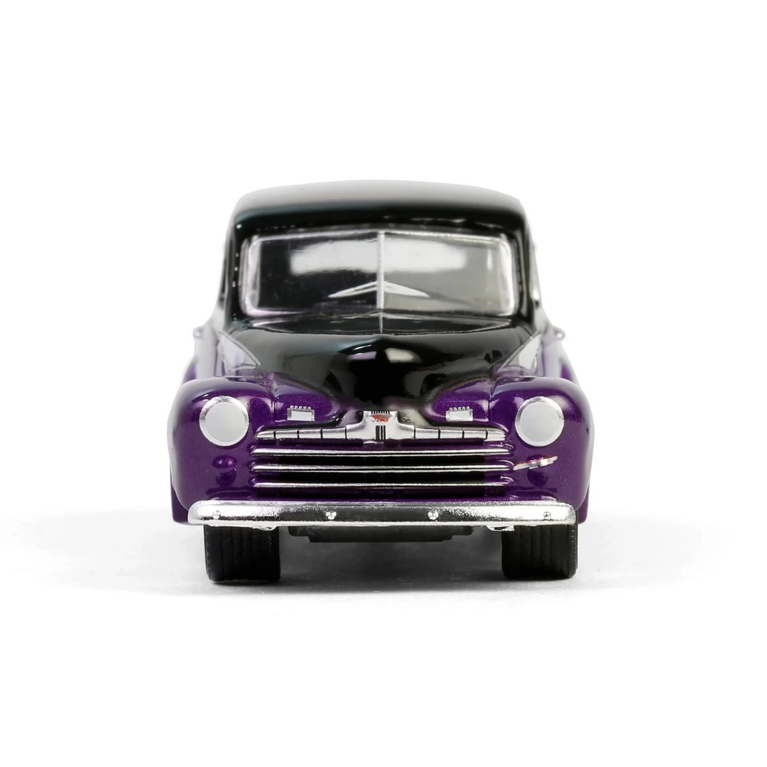 Greenlight 1/64 California Lowriders Series 6- 1946 Fordor Super