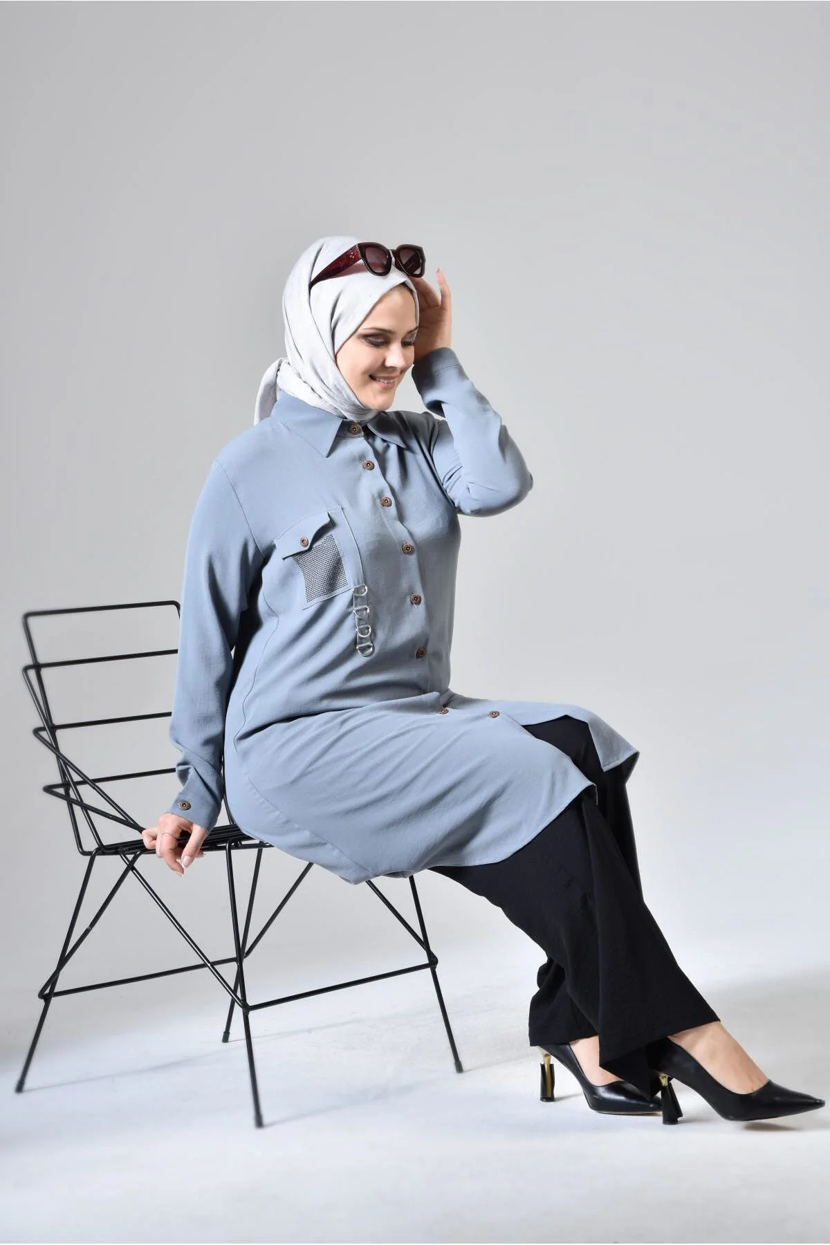 Gri Buyuk Beden Tunik Tesettur Kadin Ayrobin Kumas Yüksek Kaliteli - Mevsimlik - Kislik Gri Buyuk Beden Tunik Tesettur Kadin Ayrobin Kumas Yüksek Kaliteli - Mevsimlik - Kislik