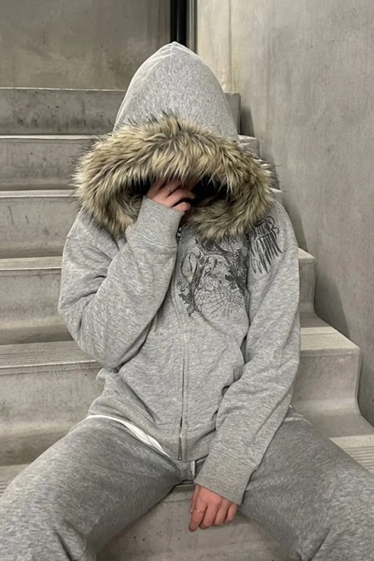 Gri Melanj Kürk Detaylı Skull Motifli Gotik Y2K Kapüşonlu Hırka - Görsel 2