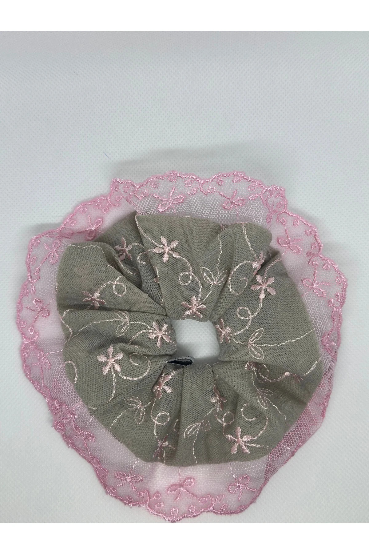 Gri Nakışlı File Kumaş Pembe Kumaş Lace Scrunchie Lastik Toka