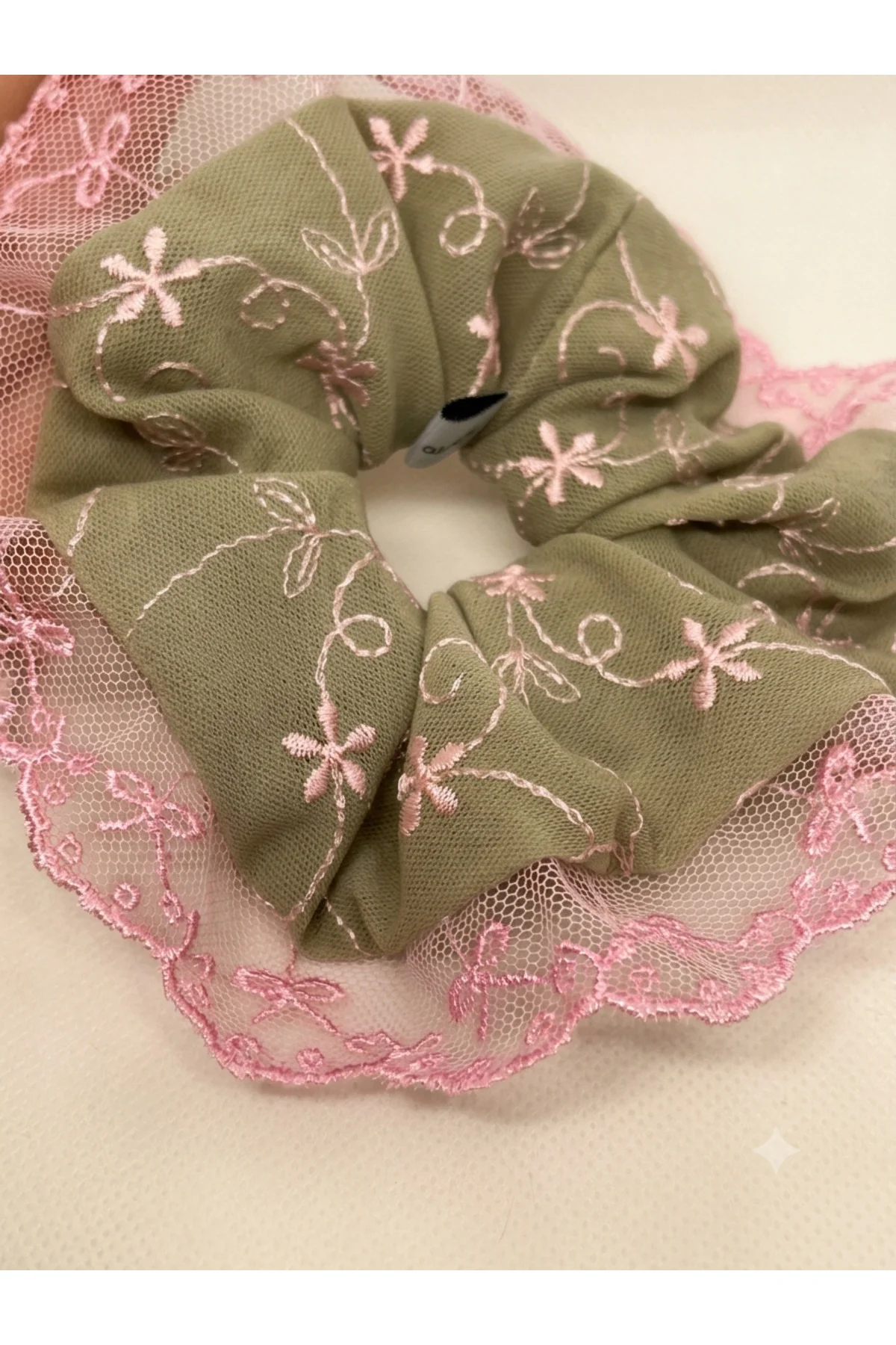 Gri Nakışlı File Kumaş Pembe Kumaş Lace Scrunchie Lastik Toka