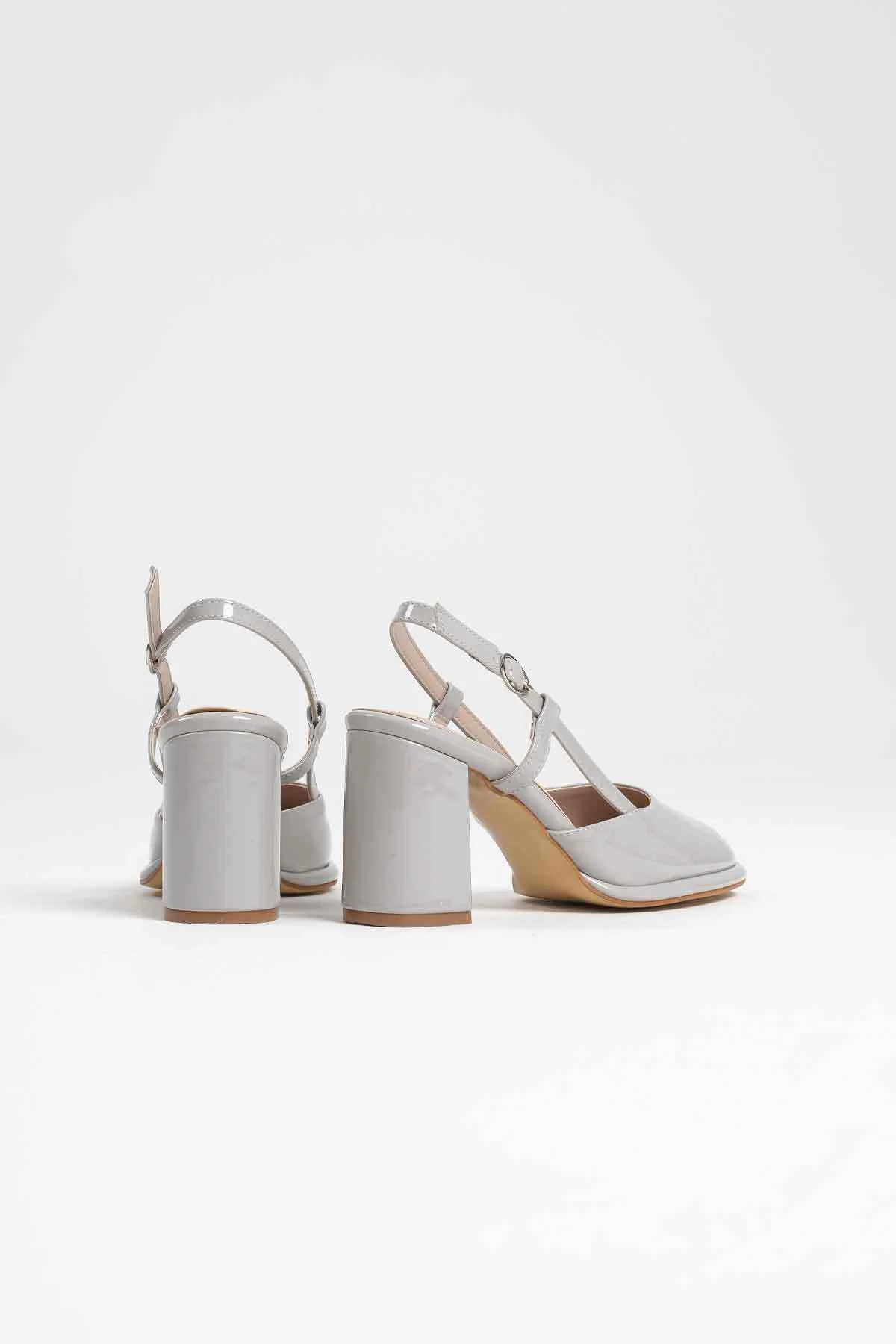 Gri Rugan Kadın Topuklu Ayakkabı TR18MS18D