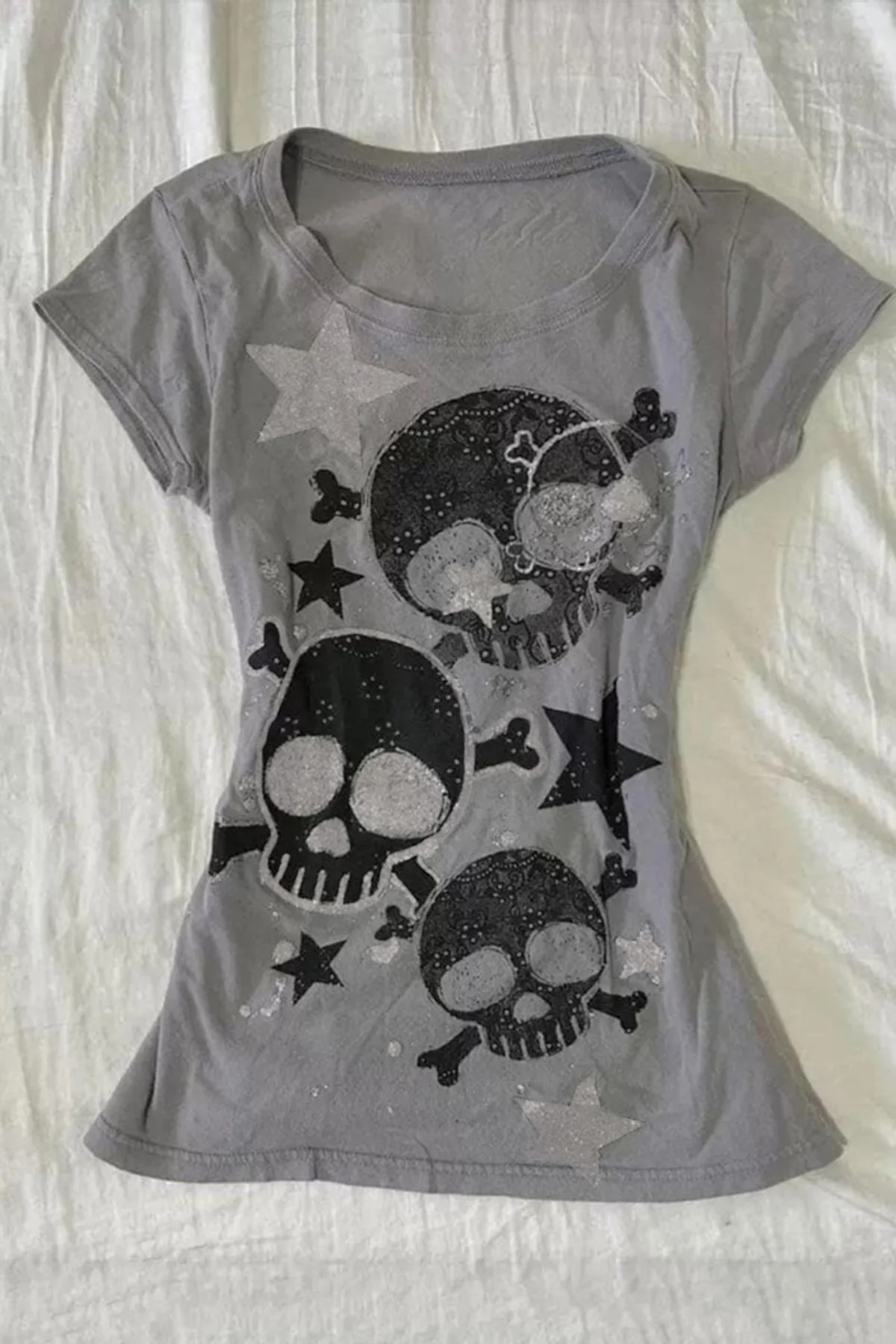 Gri Skull Yıldız Detaylı Baskılı Grunge Y2K Kısa Kollu Crop Gri Skull Yıldız Detaylı Baskılı Grunge Y2K Kısa Kollu Crop