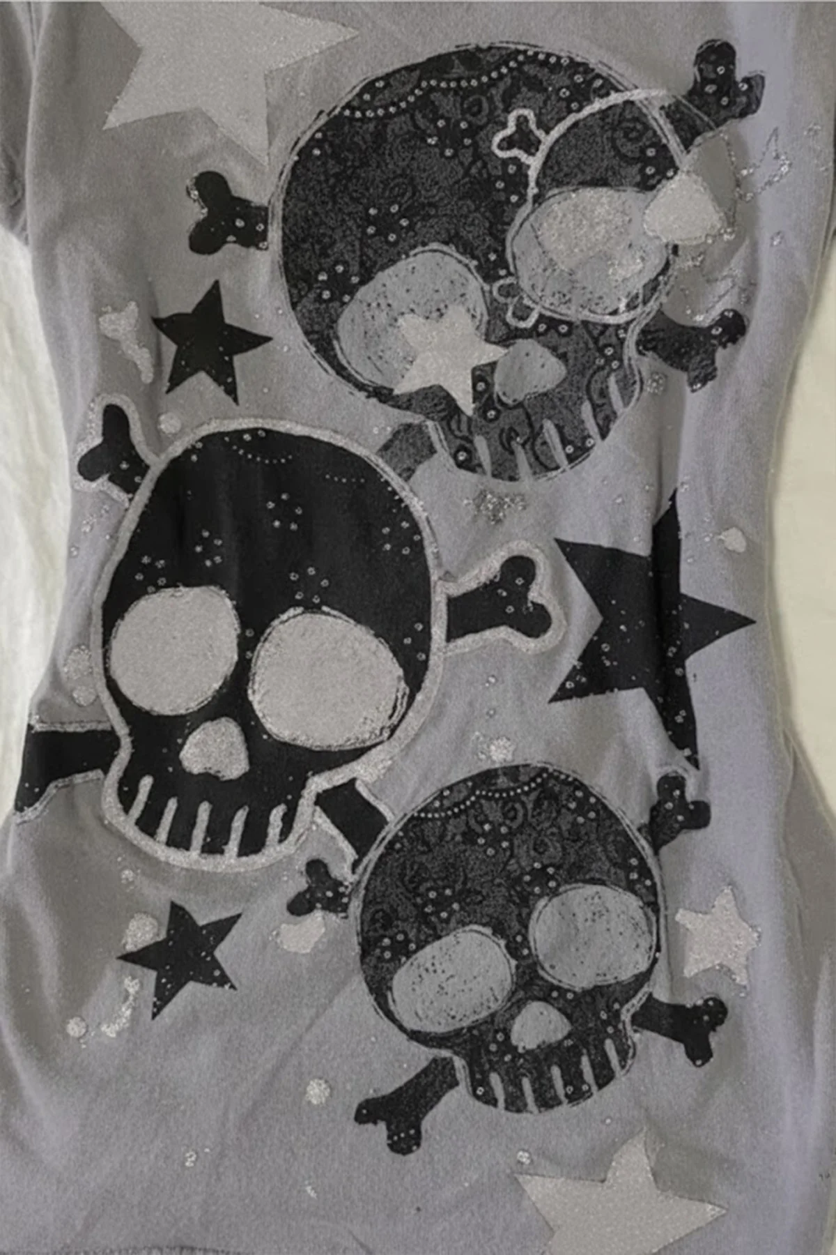 Gri Skull Yıldız Detaylı Baskılı Grunge Y2K Kısa Kollu Crop Gri Skull Yıldız Detaylı Baskılı Grunge Y2K Kısa Kollu Crop