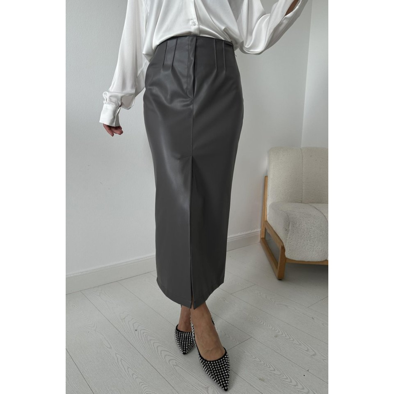 Gri Yırtmaçlı Süs Patlı Etek