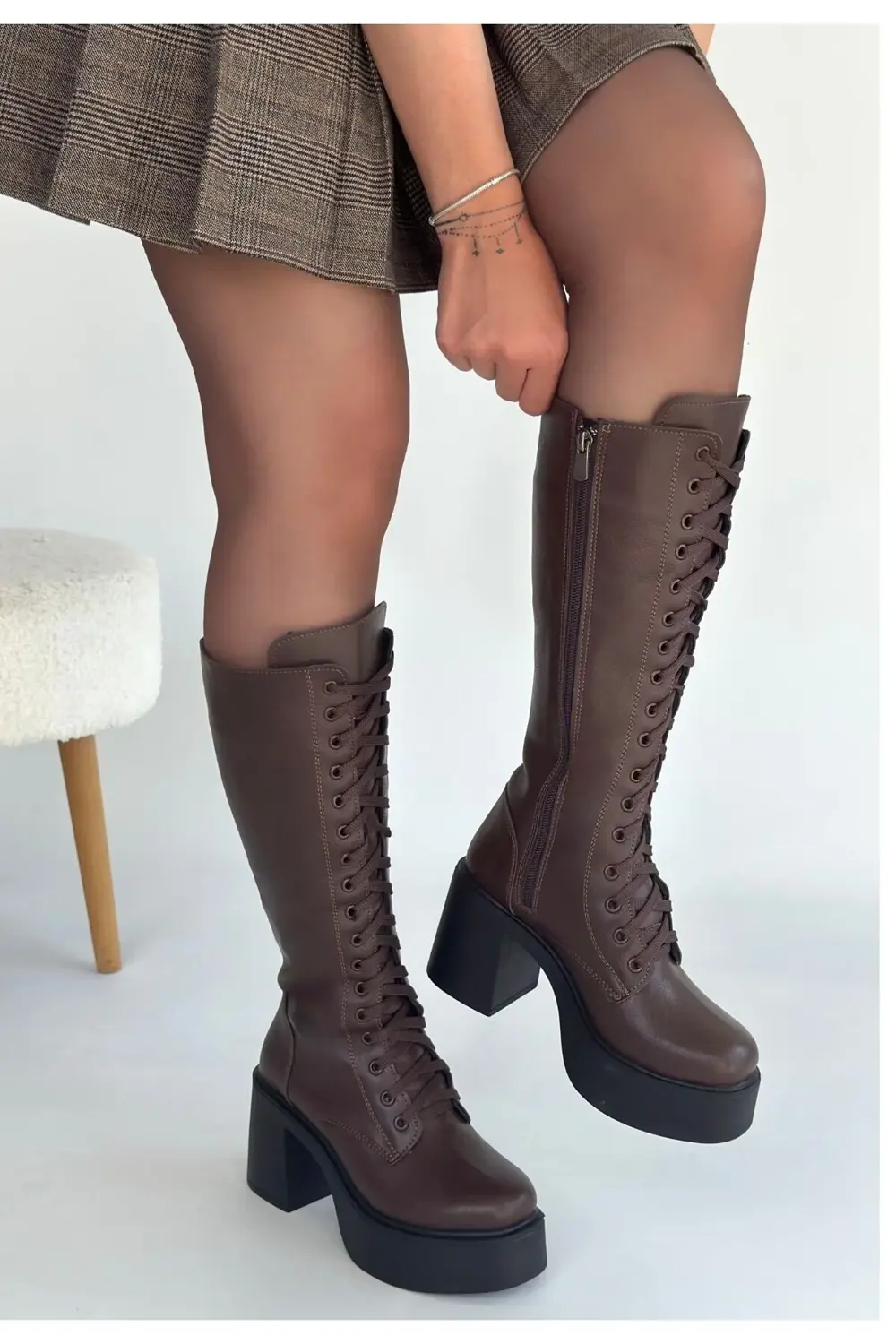 Guay Kahverengi Cilt Bağcıklı Topuklu Çizme