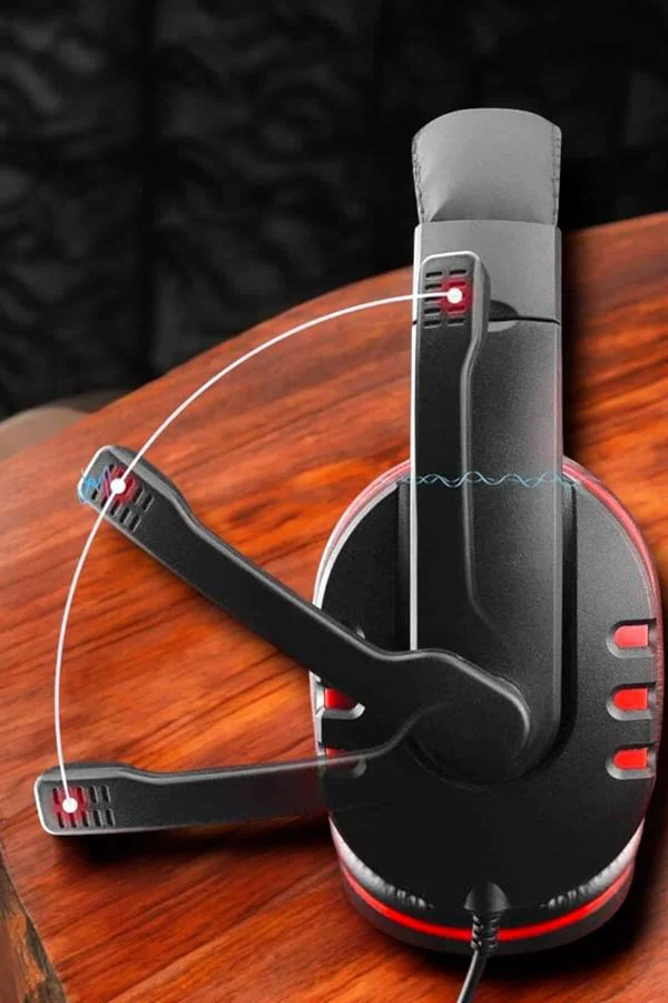 Güçlü Bass ve Suya Dayanıklı, Kablolu Oyuncu Kulaklığı ile Kesint