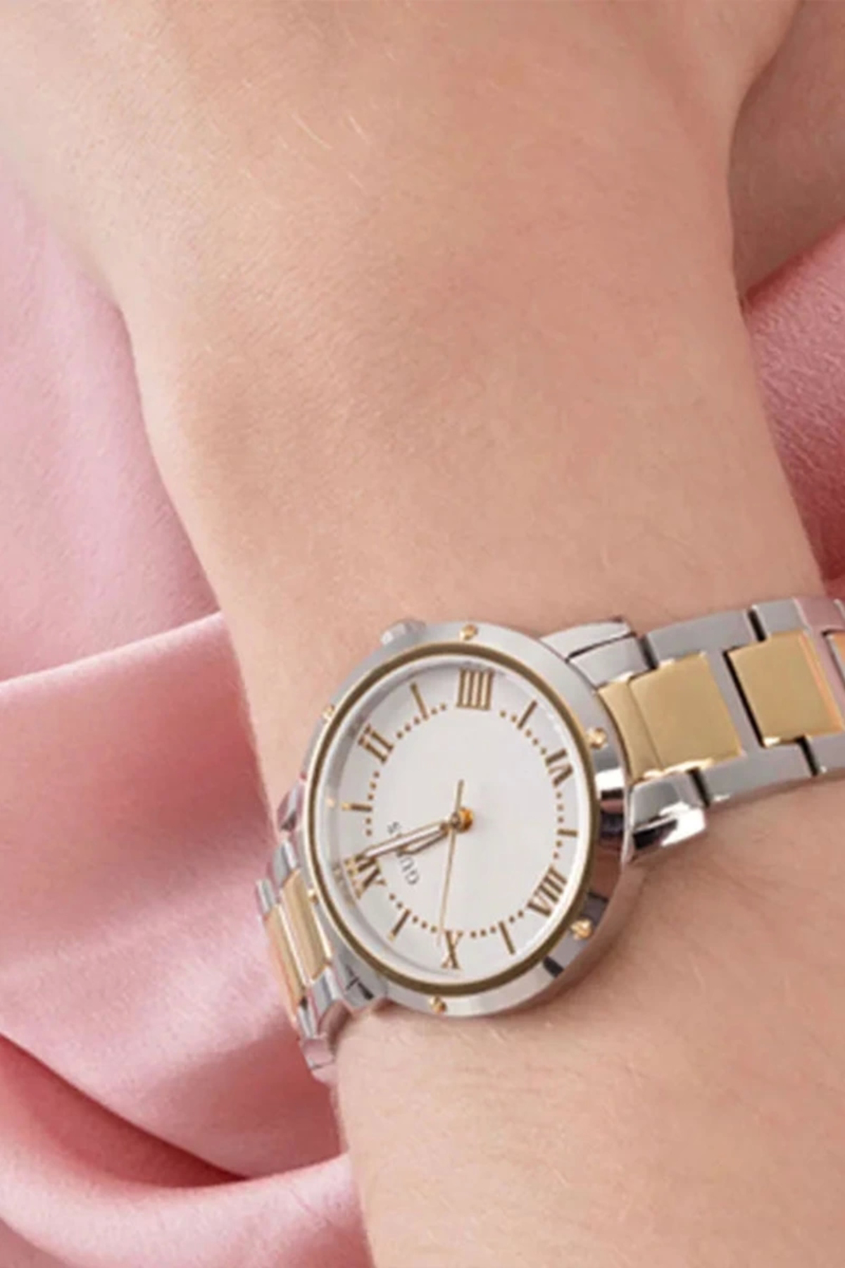 GUGW0404L2 Kadın Kol Saati