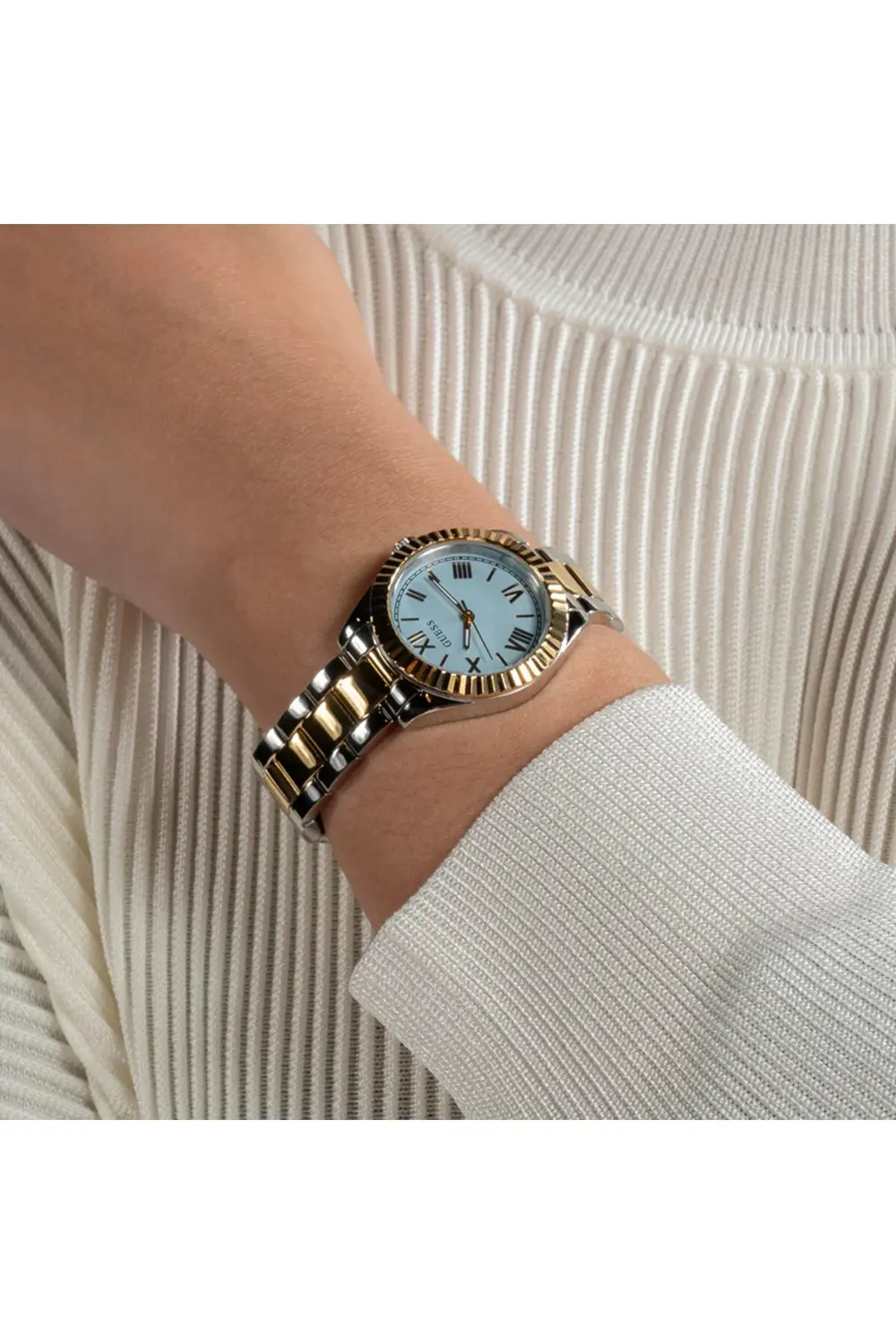 GUGW0687L4 Kadın Kol Saati