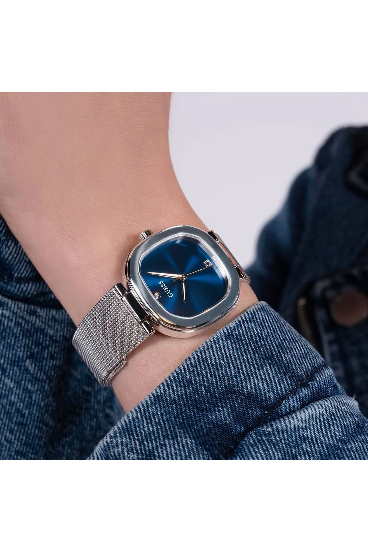 GUGW0768L1 Pırlantalı Kadın Kol Saati