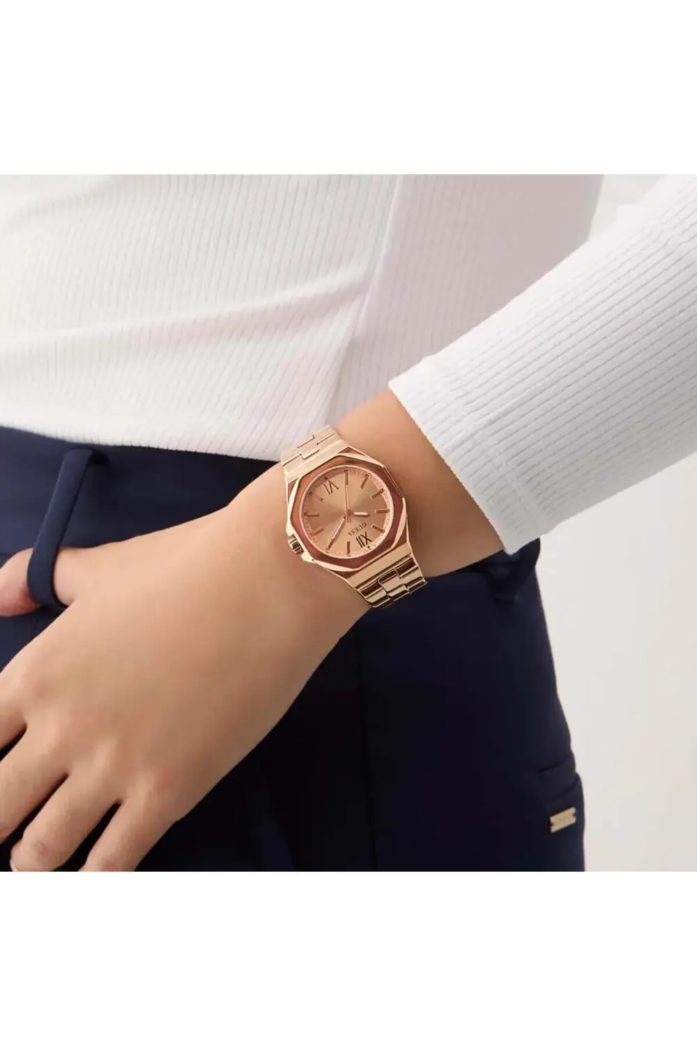 GUGW0873L3 Kadın Kol Saati