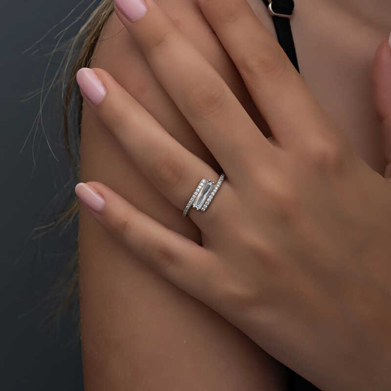 Stillove Gümüş Baget Taşlı Kadın Yüzük Sl6268 Stillove Gümüş Baget Taşlı Kadın Yüzük Sl6268