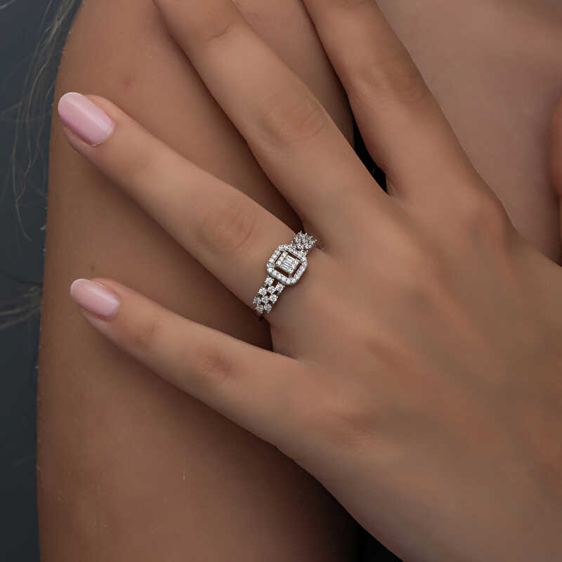 Stillove Gümüş Baget Taşlı Kadın Yüzük Sl6267 Stillove Gümüş Baget Taşlı Kadın Yüzük Sl6267